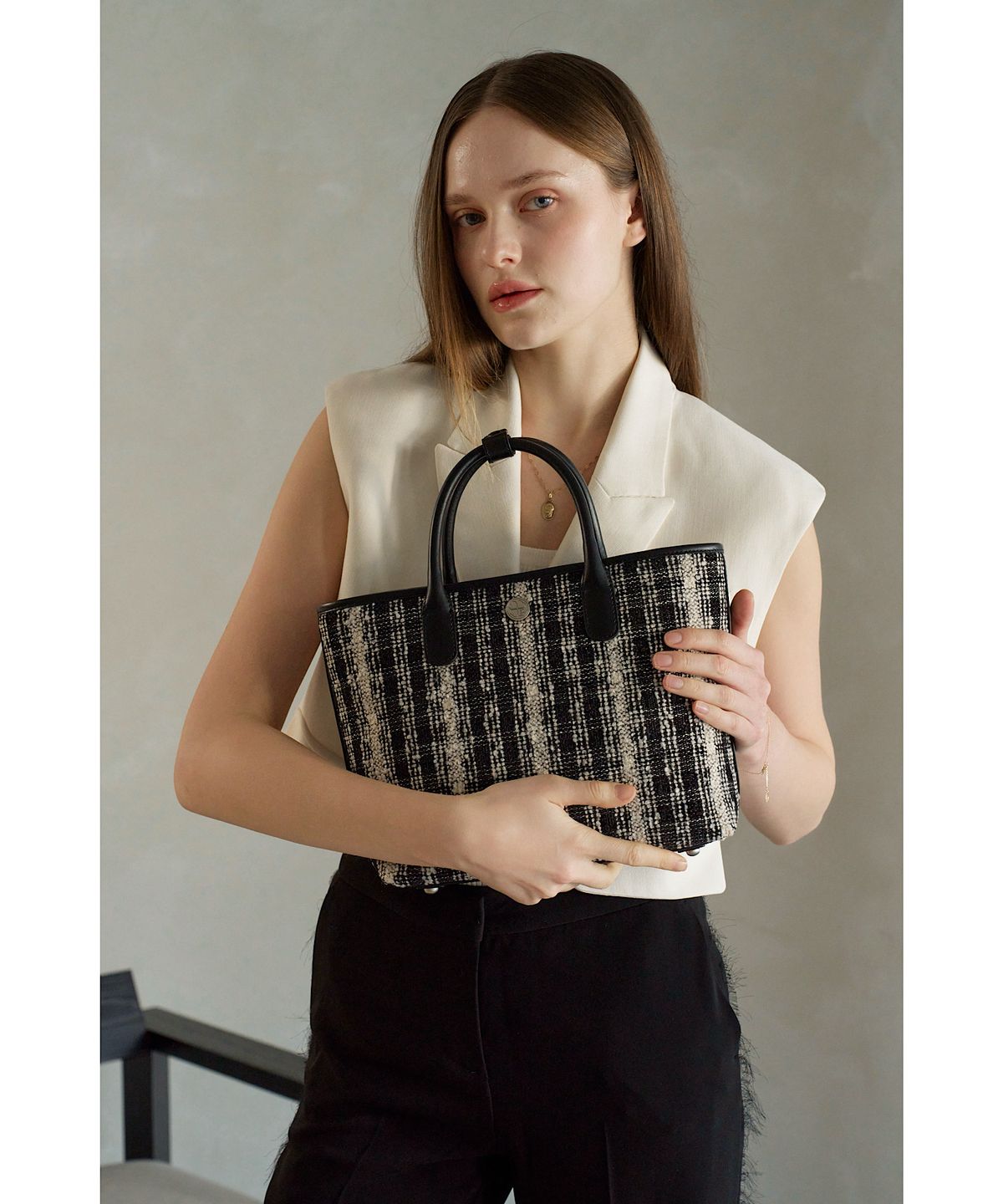 비마이사이드(BMYSIDE) 레지나 토트백 Regina Tote Bag (Black)
