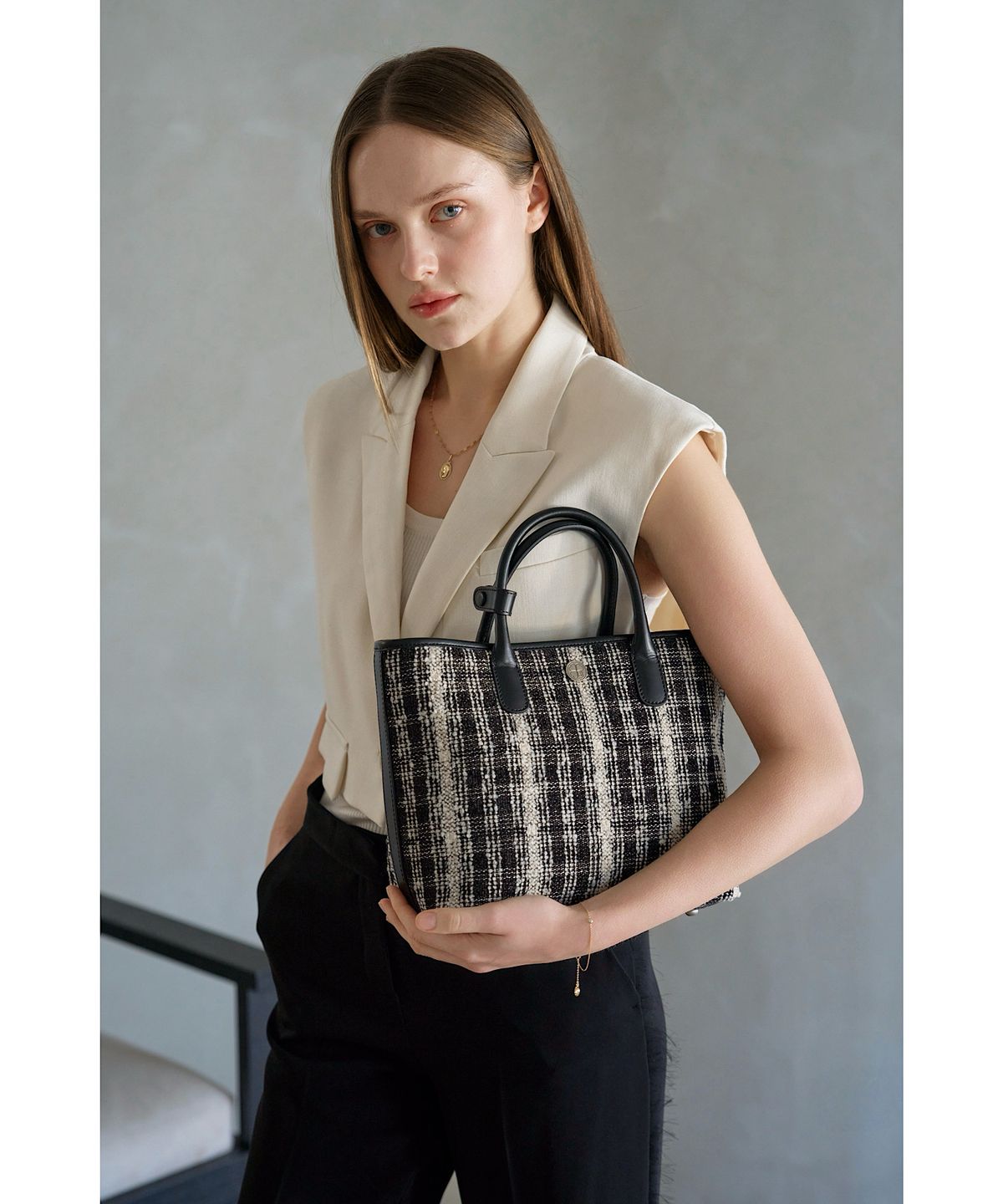 비마이사이드(BMYSIDE) 레지나 토트백 Regina Tote Bag (Black)