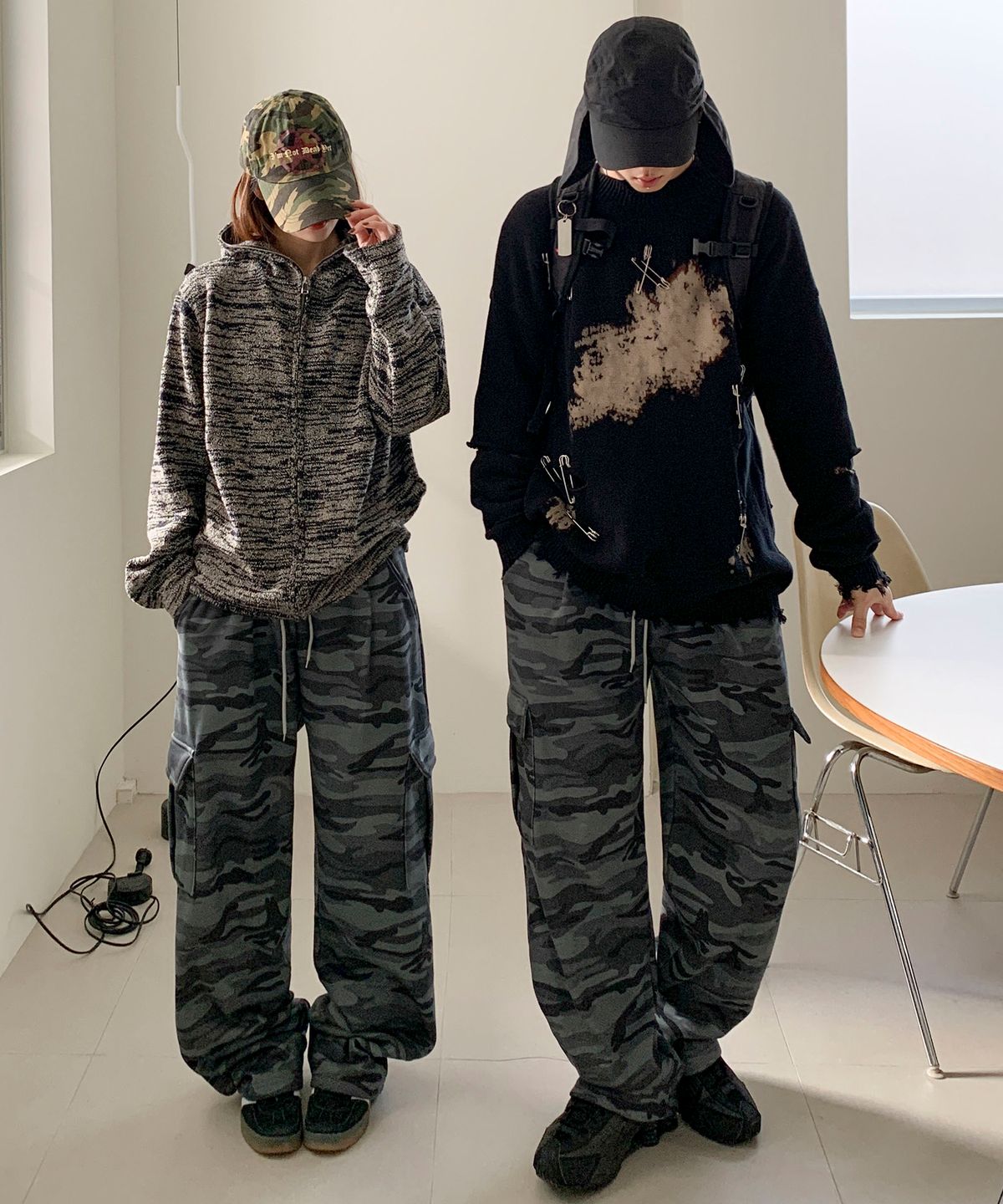 락트개러지(ROCKED GARAGE) UNISEX 기모 트레이닝 와이드 카고 팬츠_카모