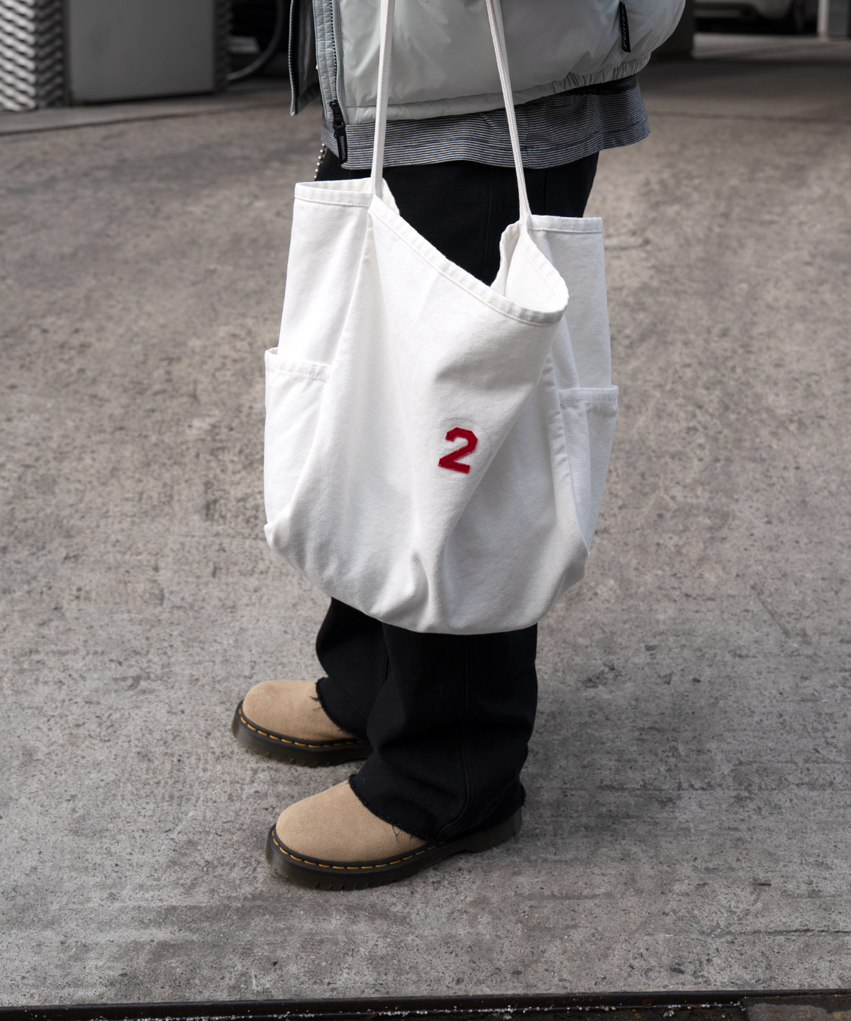 애쓰(AETH) HARD PIECE Mail Bag_White