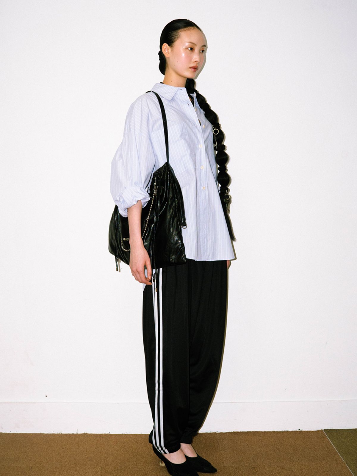 데뷔옹(DEBBYOUNG) DUST SHOULDER BAG [BLACK]