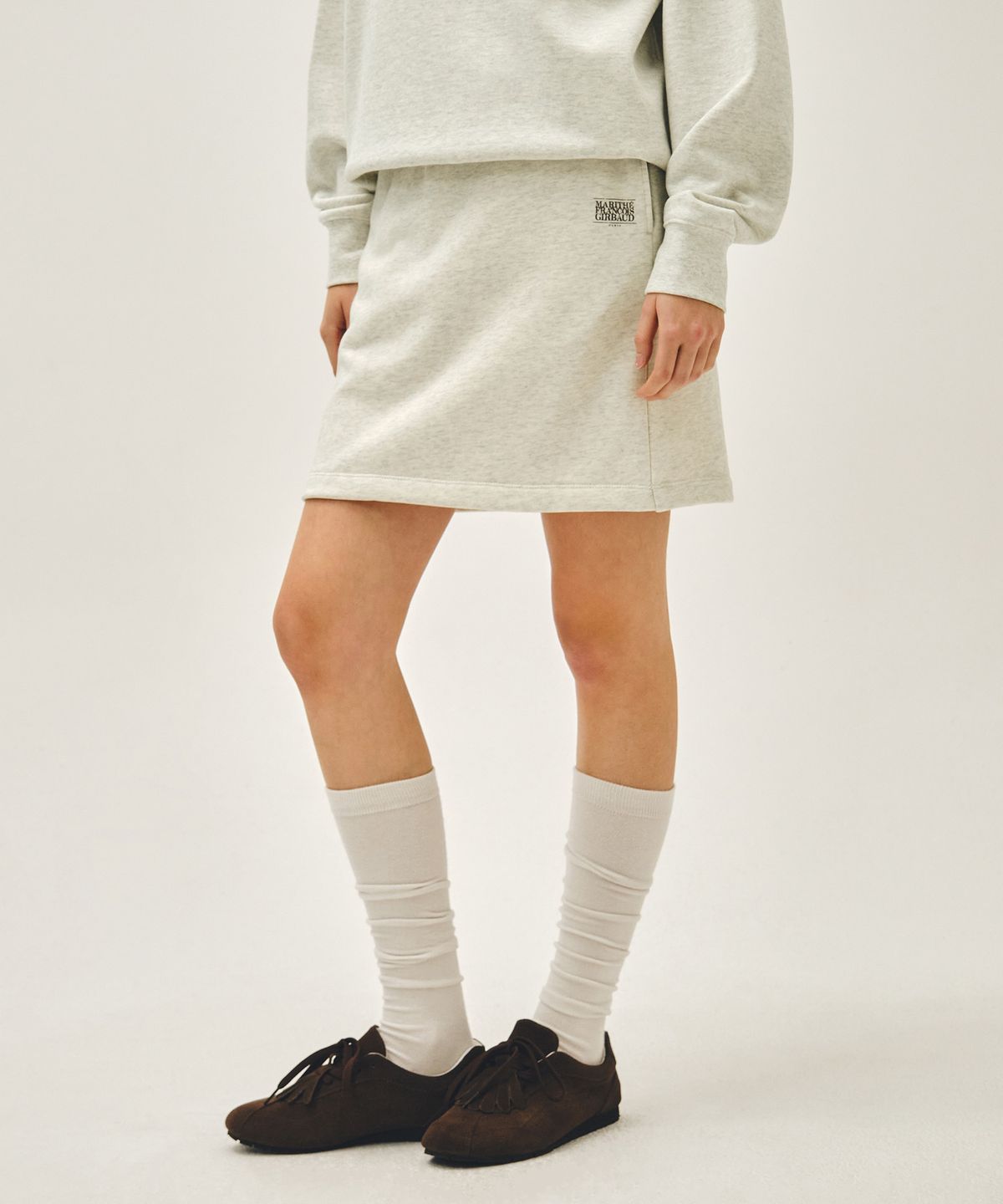 마리떼 프랑소와 저버(MARITHÉ + FRANҪOIS GIRBAUD) W VINTAGE CLASSIC LOGO SWEAT MINI SKIRT oatmeal