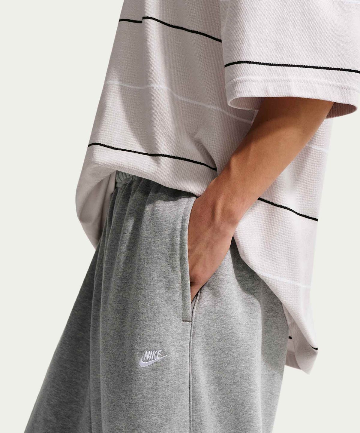 나이키(NIKE) 스포츠웨어 클럽 오버사이즈 프렌치 테리 팬츠 M - 다크 그레이 헤더:라이트 스모크 그레이:화이트 / IF0722-063