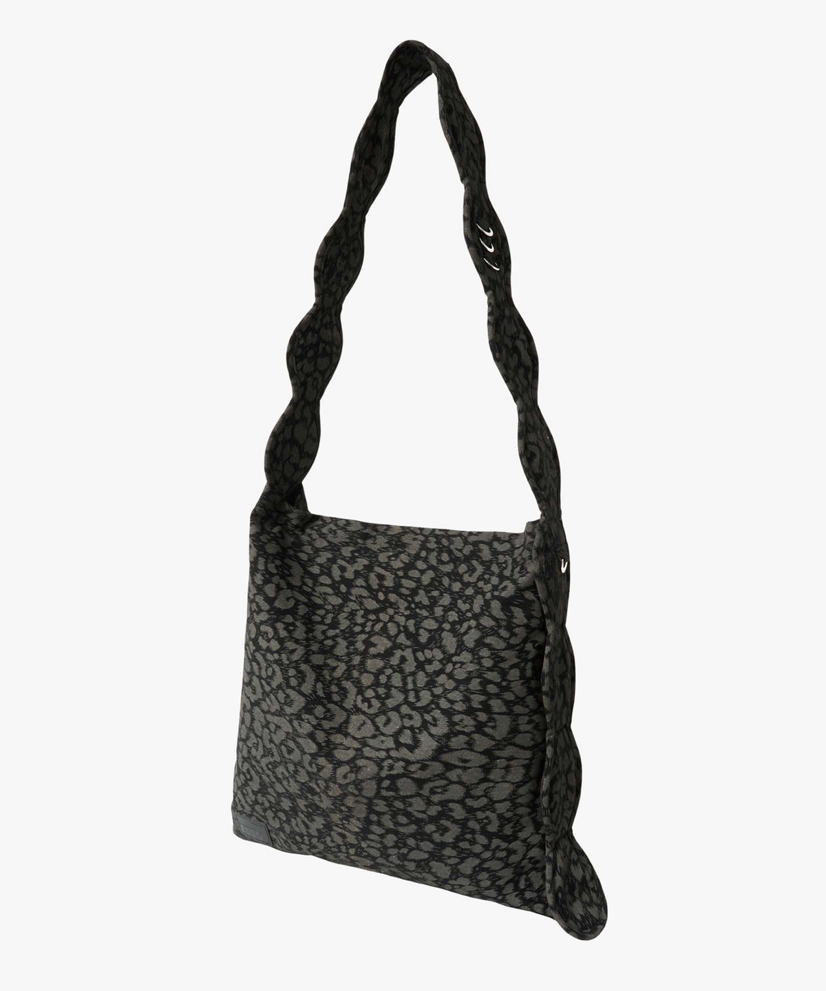 에쏘(ESSO) SPOTTIE PEANUT BAG IN BLACK