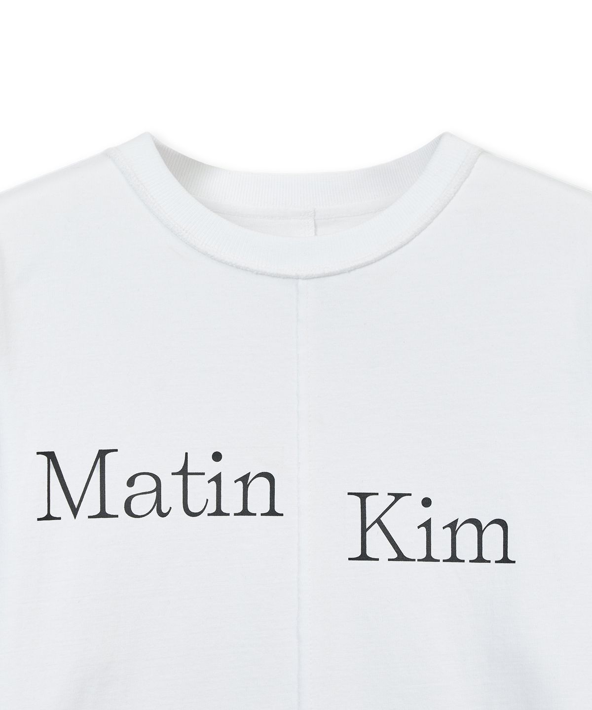 마뗑킴(MATIN KIM) ASYMMETRIC LOGO TOP IN WHITE
