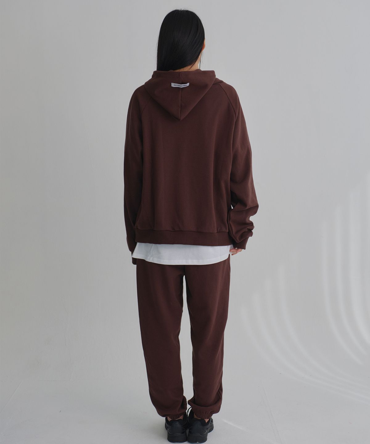 온유어오운(ONYOUROWN) LOGO FULL ZIP HOODIE (BROWN)