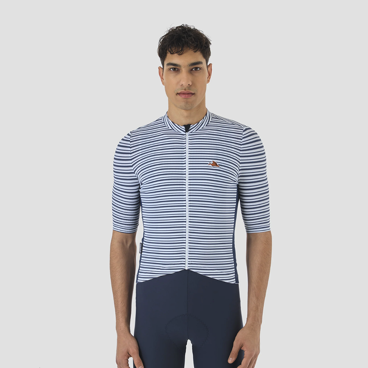 카페 드 사이클리스트(CAFE DU CYCLISTE) 로미 클래식 반팔 져지 화이트 네이비 남성