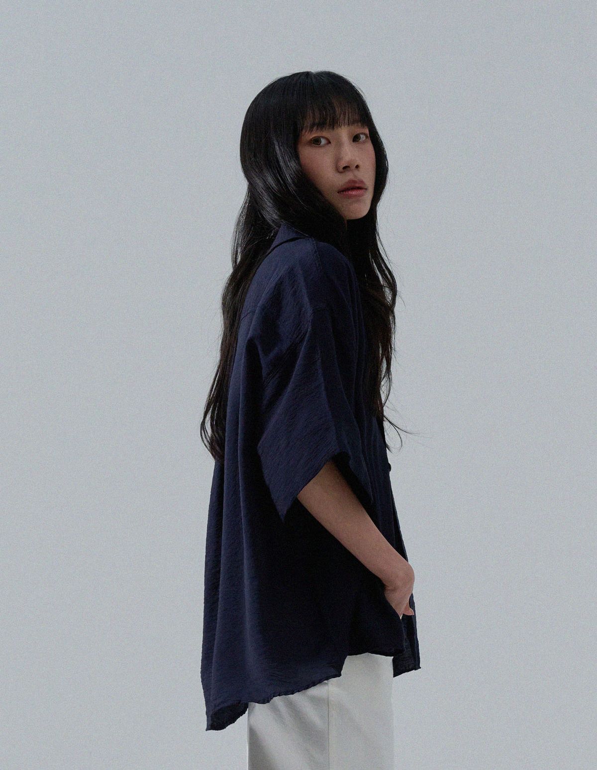 네일비(NEILBE) 오픈칼라 실키드 린넨셔츠 [d,navy]