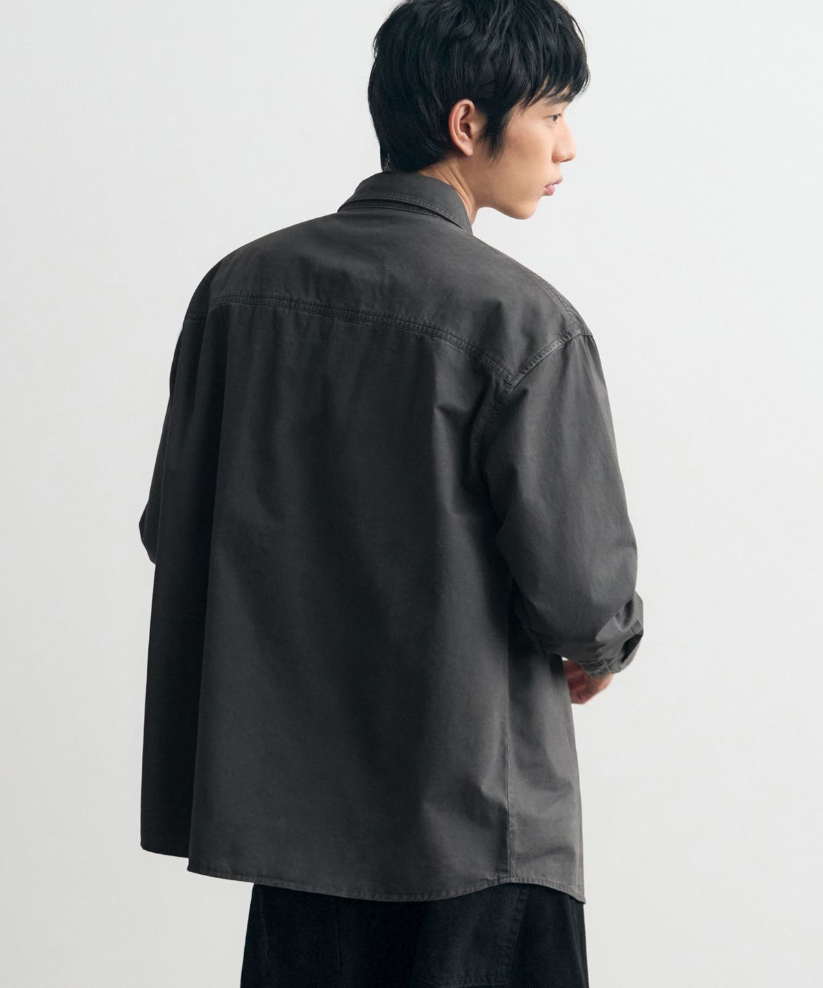 아워데이즈(OURDAYZ) 카디프 투포켓 워싱 긴팔 셔츠 [PIGMENT CHARCOAL]