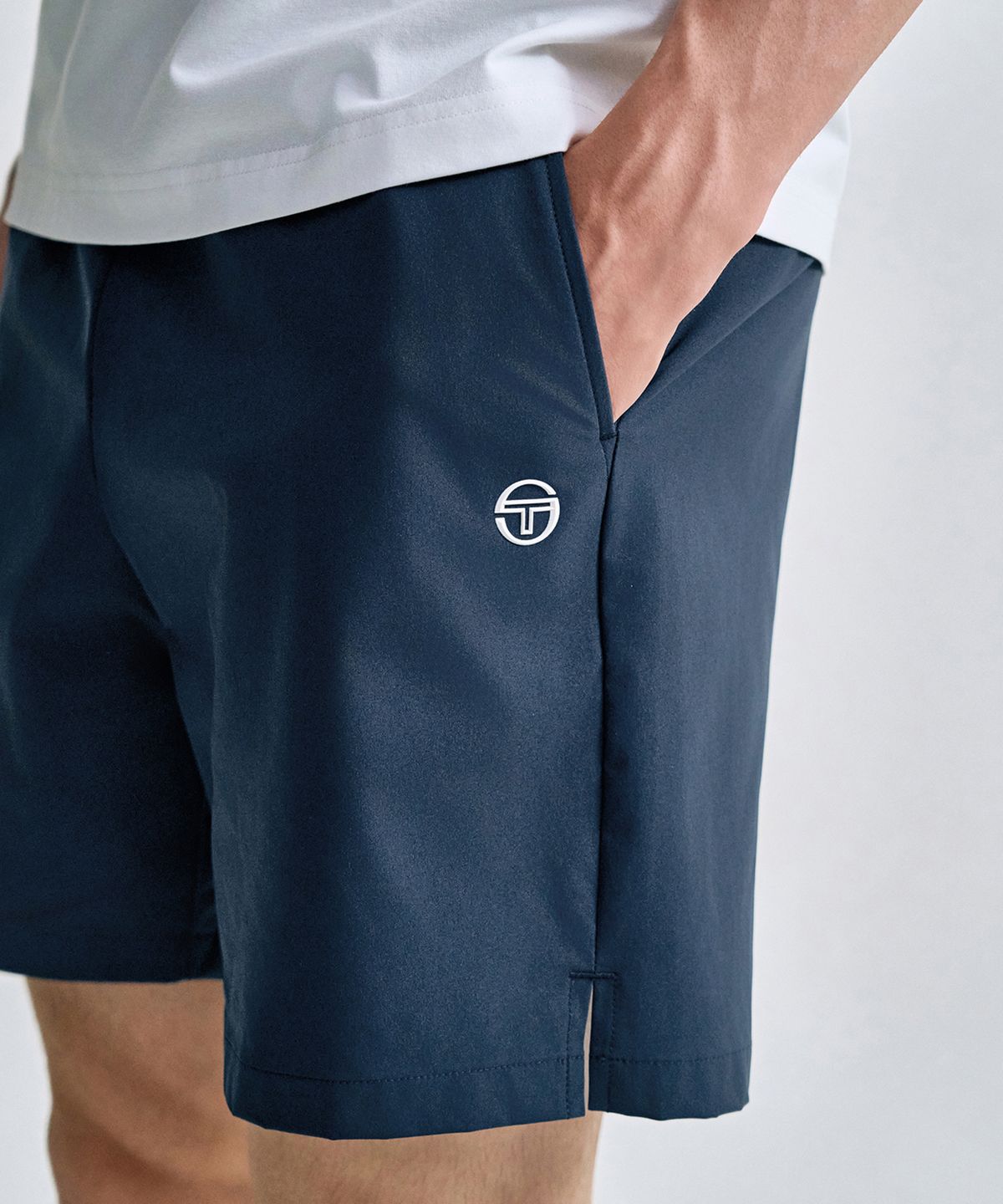 세르지오 타키니(SERGIO TACCHINI) M 에센셜 7인치 쇼츠 (Navy)
