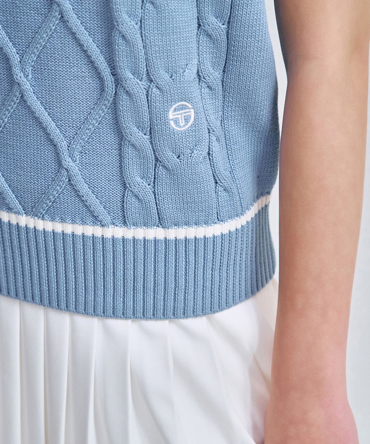 세르지오 타키니(SERGIO TACCHINI) W 브이넥 케이블 니트 베스트 (L.Indigo)