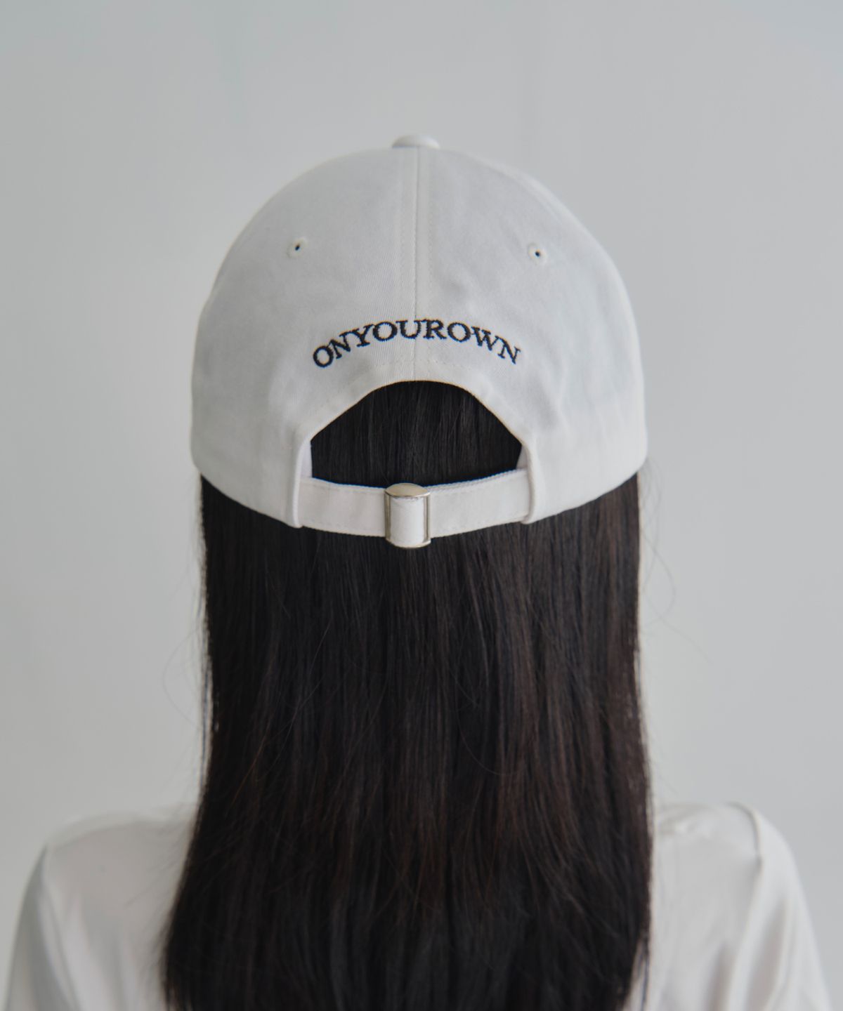 온유어오운(ONYOUROWN) SYMBOL LOGO BALL CAP ( WHITE BLACK)