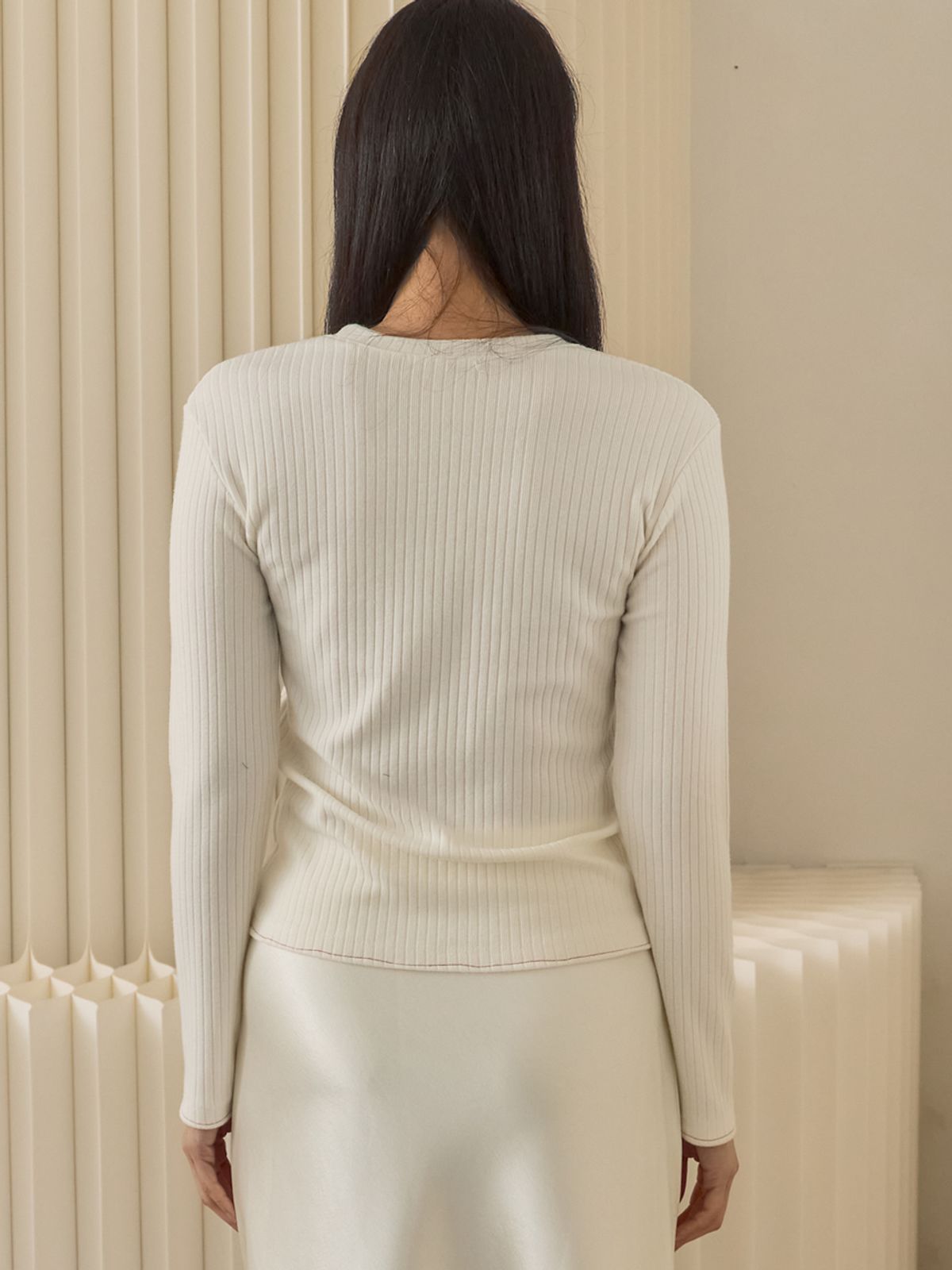 쏘리, 투 머치 러브(SORRY, TOO MUCH LOVE) Fine Rib Long Sleeve Top_Ivory