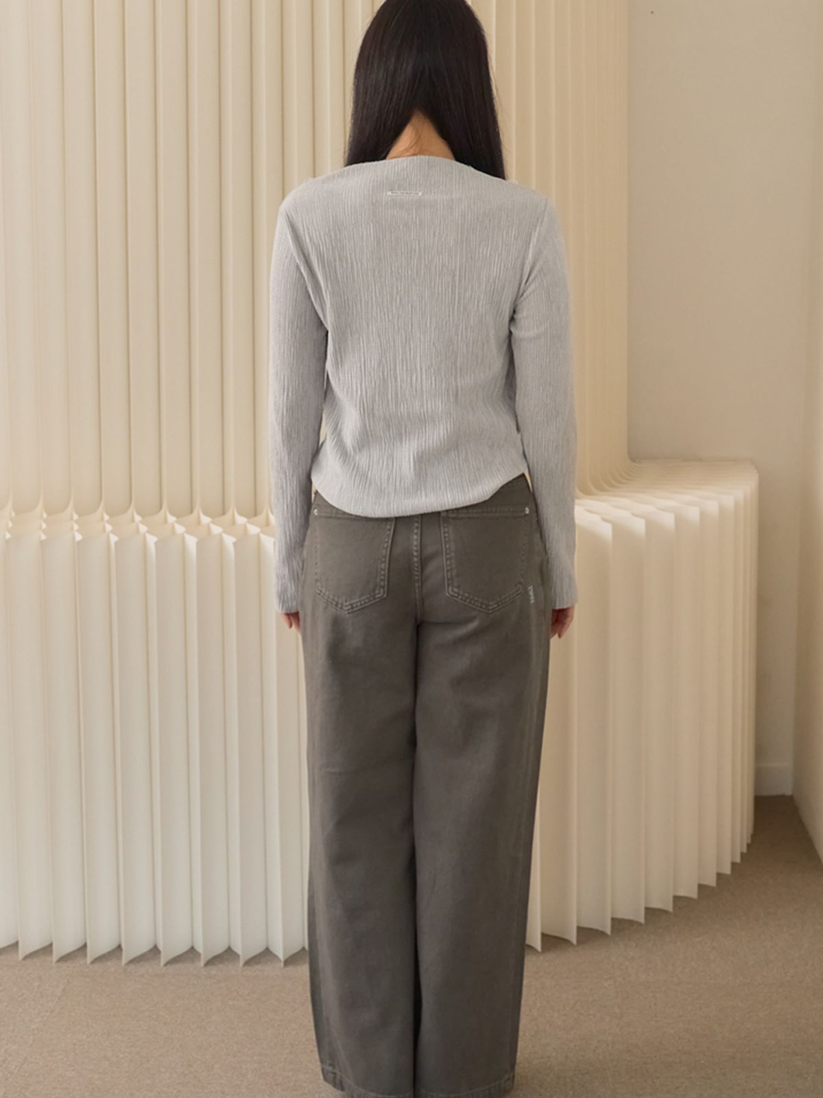 쏘리, 투 머치 러브(SORRY, TOO MUCH LOVE) Velvet Crinkle Rib Long Sleeve Top_Gray