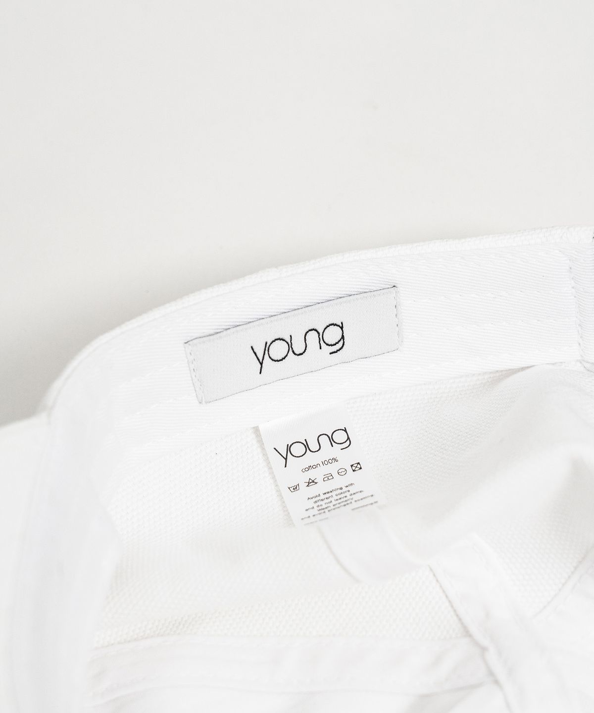영(YOUNG) un cap (white)