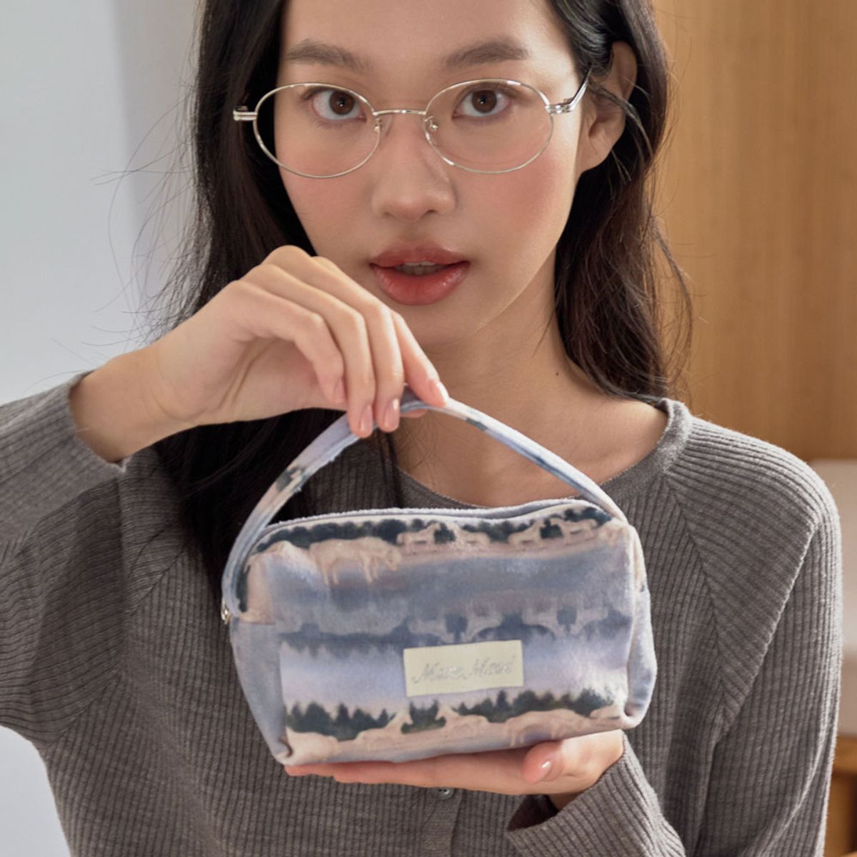 뮤즈무드(MUSEMOOD) Aurora Horse hand bag pouch (핸드파우치백)