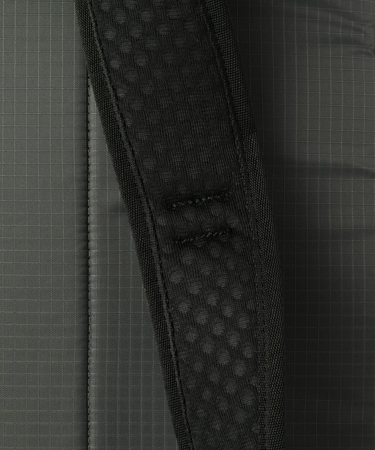 무신사 스탠다드(MUSINSA STANDARD) [시티 레저] 립스탑 커브드 포켓 하이킹 백팩 [머드 그레이]