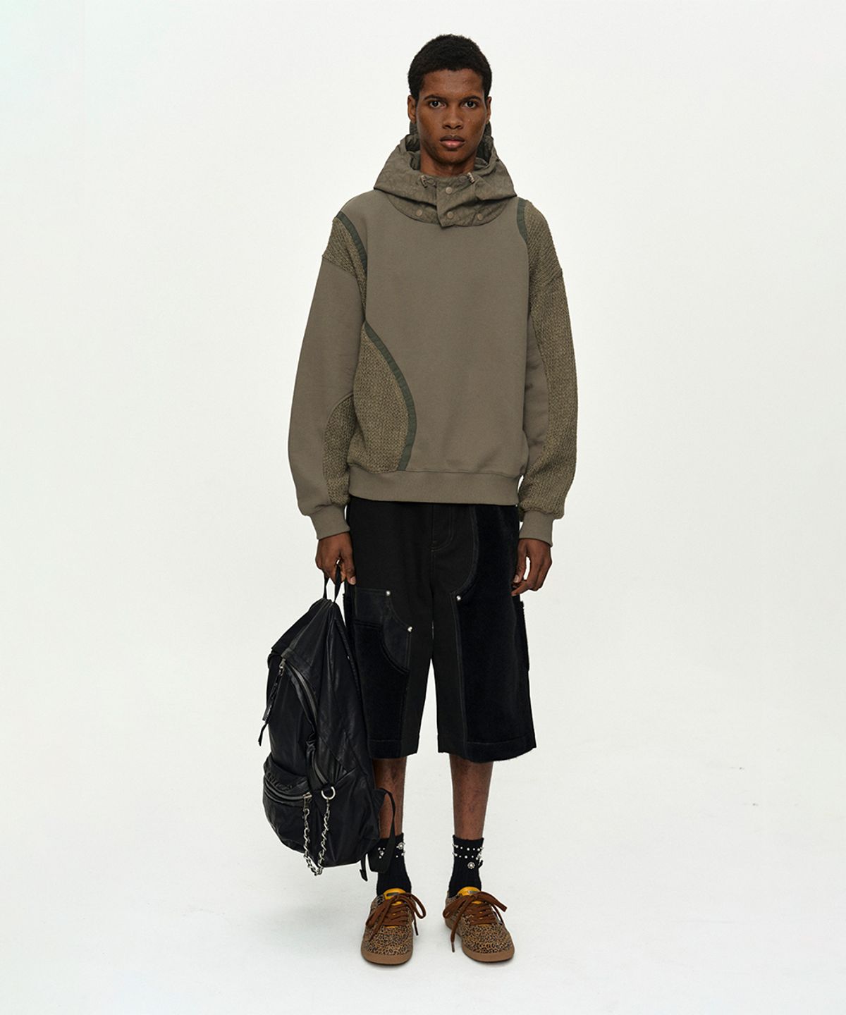 앤더슨벨(ADSB ANDERSSON BELL) DETACHABLE BALACLAVA SWEATSHIRT atb1425m(KHAKI)