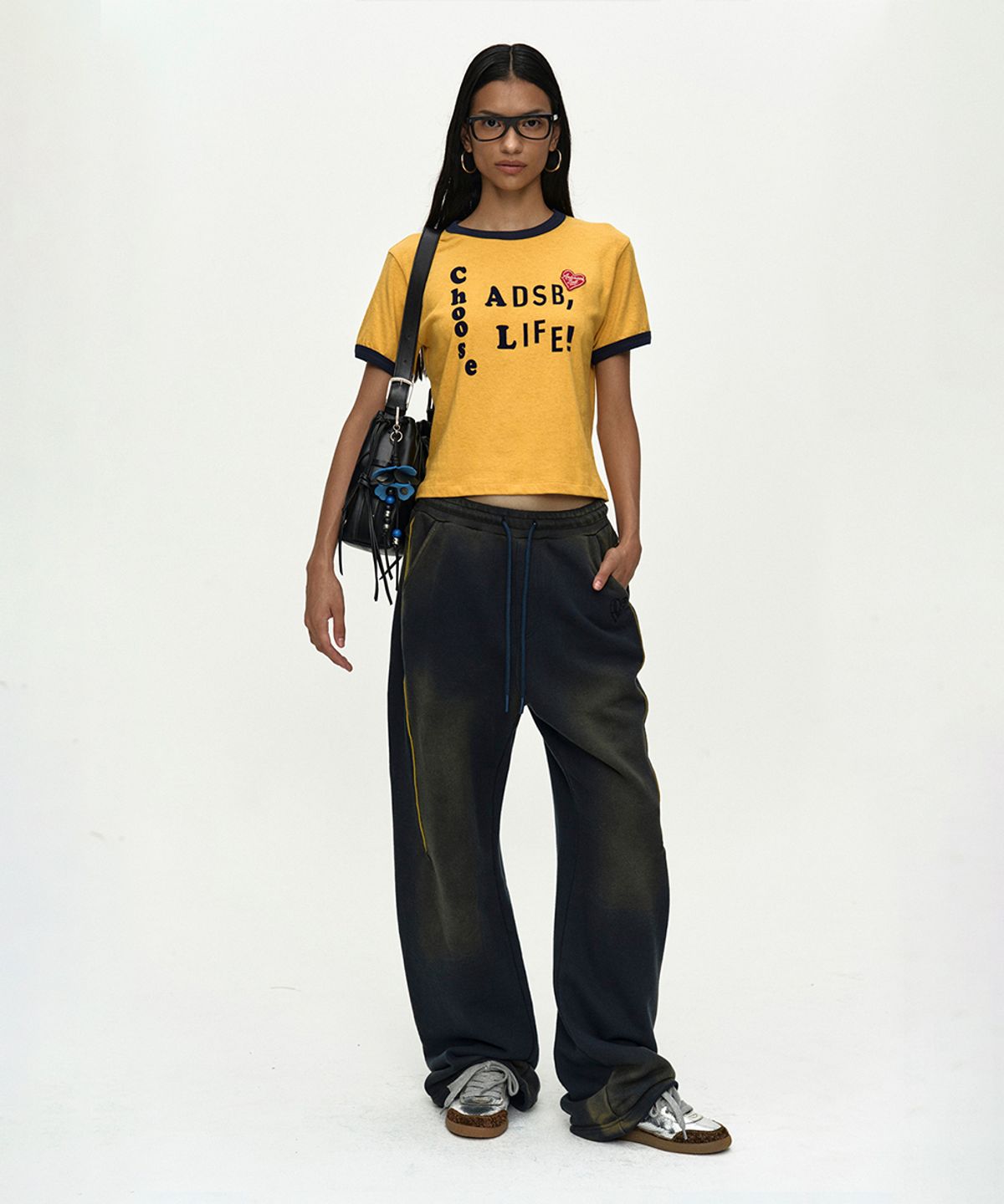 앤더슨벨(ADSB ANDERSSON BELL) UNISEX PIPING LINE DYED SWEAT PANTS apa875u(NAVY)