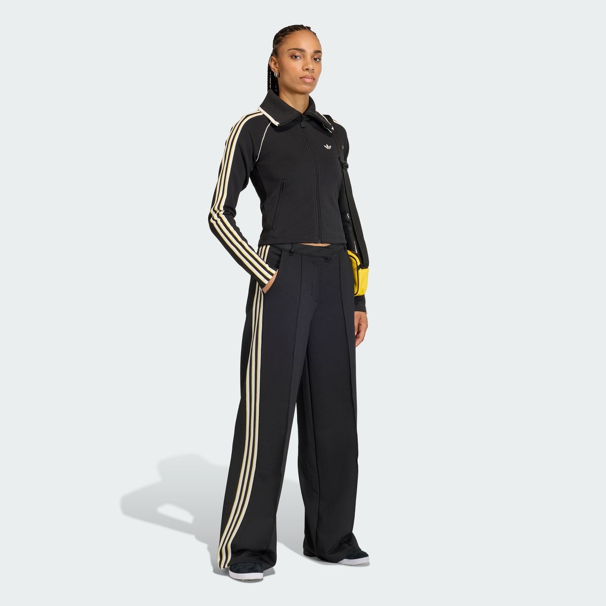 아디다스(ADIDAS) 스포츠 테일러드 팬츠 KD2963