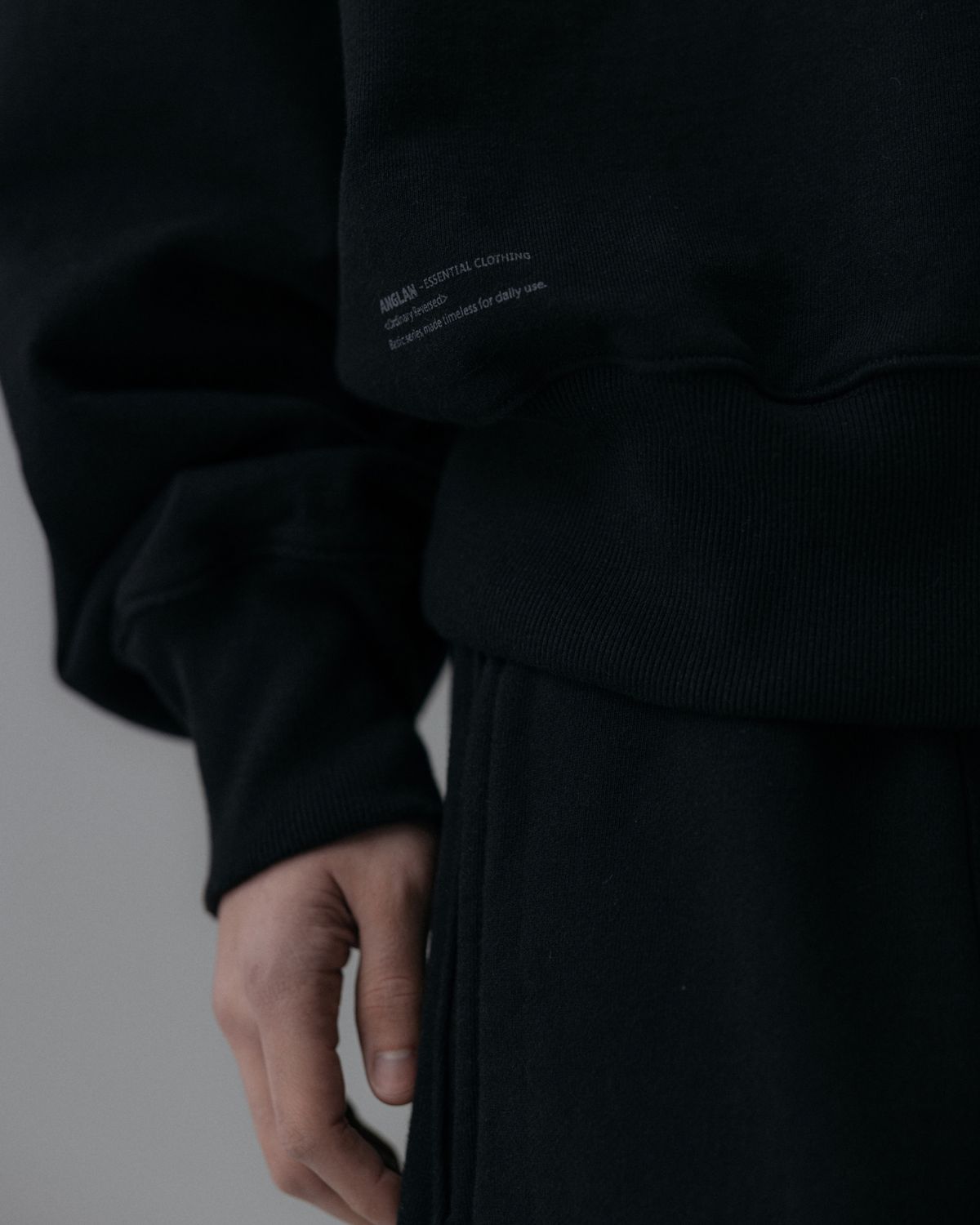 앵글런(ANGLAN) Steady Sweat Shirt - Black