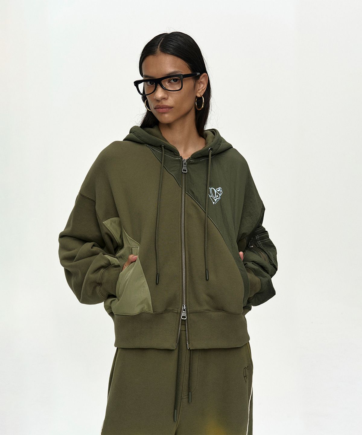 앤더슨벨(ADSB ANDERSSON BELL) PATCHWORK MA-1 HOODIE ZIP UP atb1507w(KHAKI)