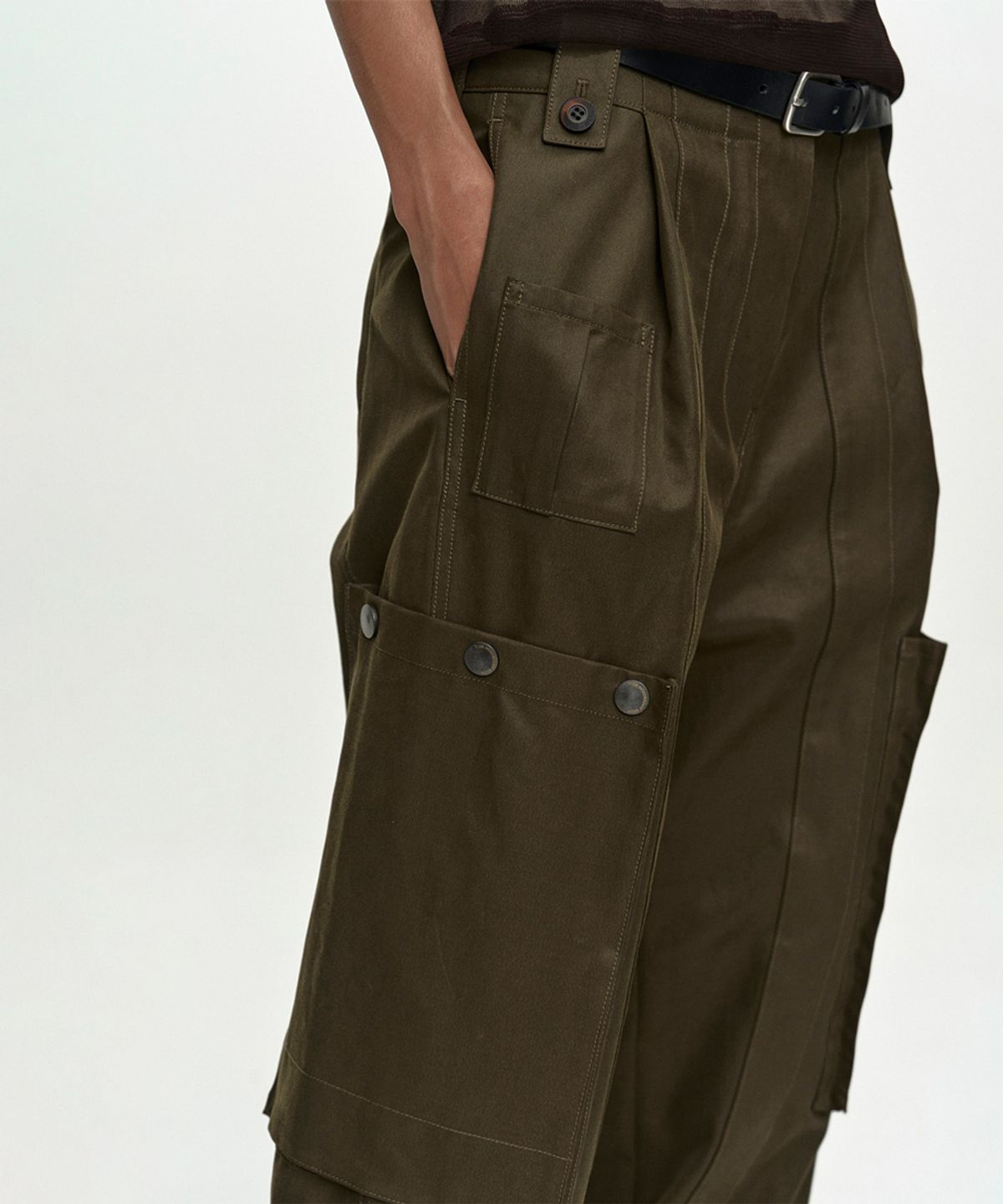앤더슨벨(ADSB ANDERSSON BELL) UTILITY CARGO PANTS apa895w(KHAKI)