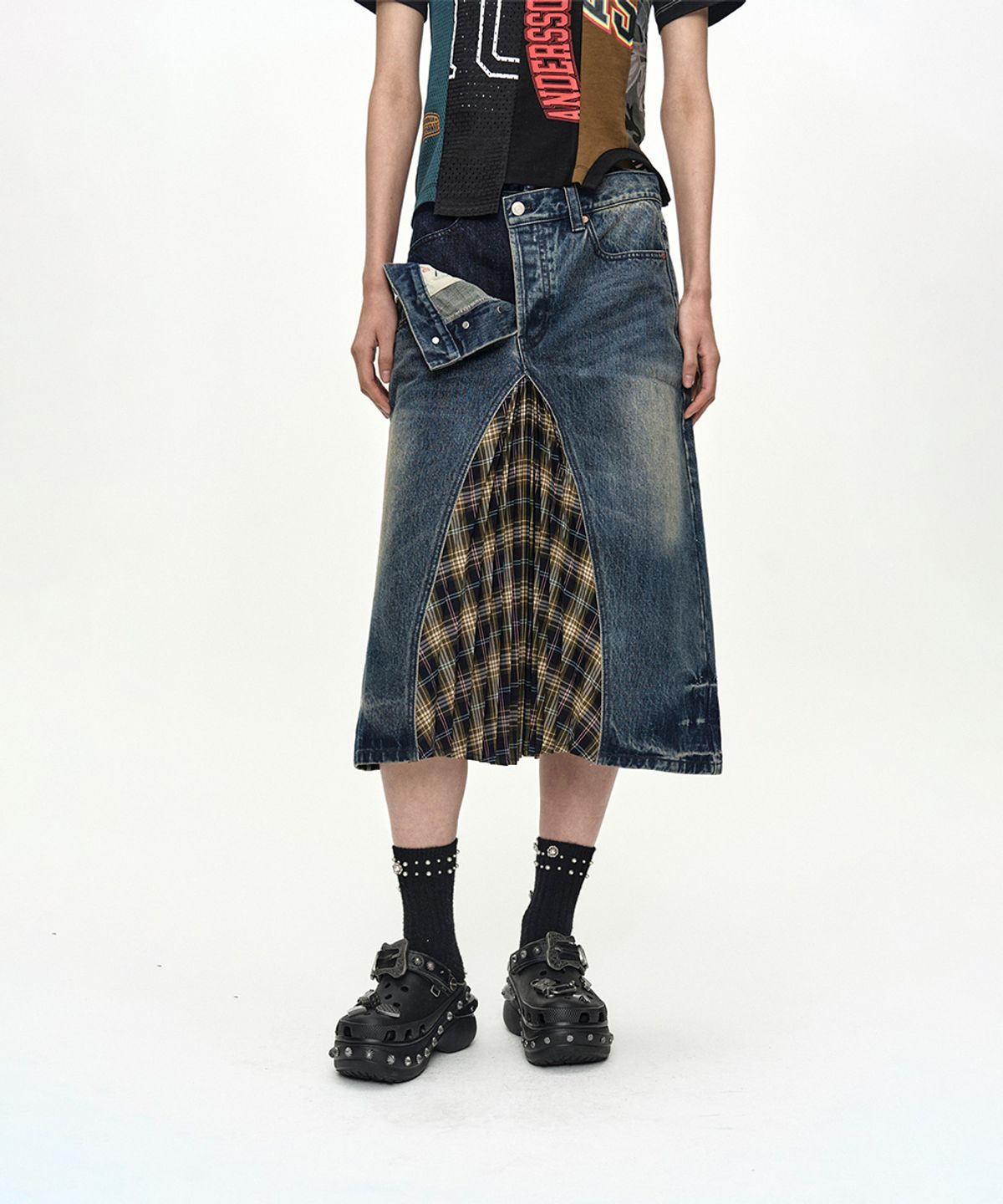 앤더슨벨(ADSB ANDERSSON BELL) PLEATS COMBO FLIPPED DENIM SKIRT apa887w(BLUE)