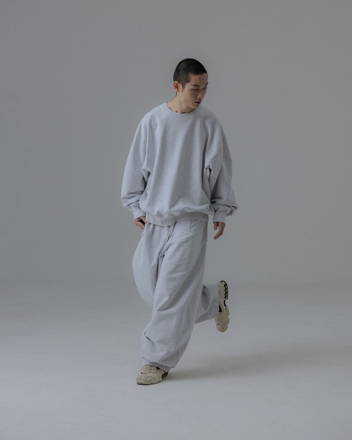 앵글런(ANGLAN) Steady Sweat Balloon Pants - White Melange