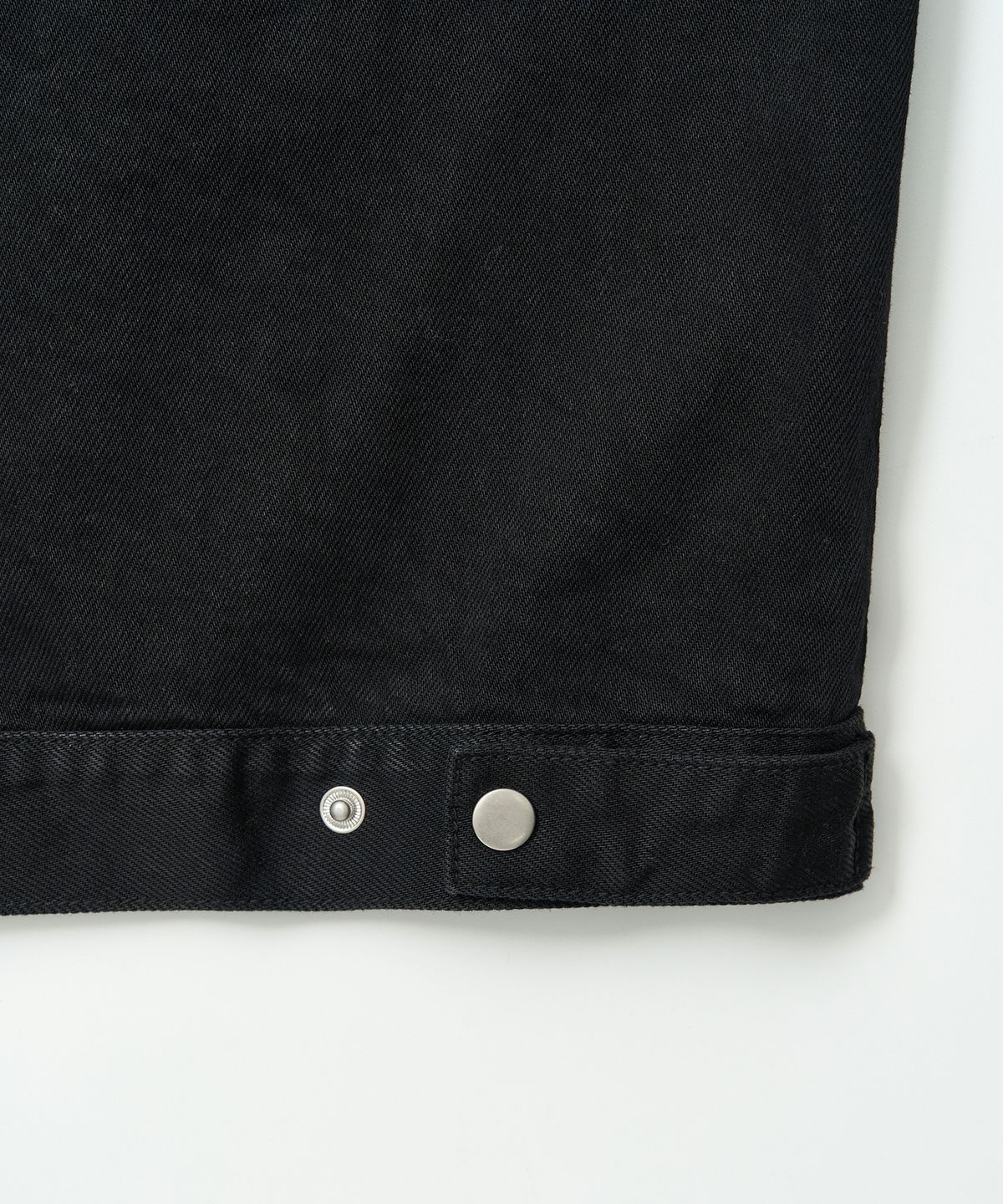 엑스컨테이너(EXCONTAINER) 크롭 필드 데님 자켓 (BLACK)