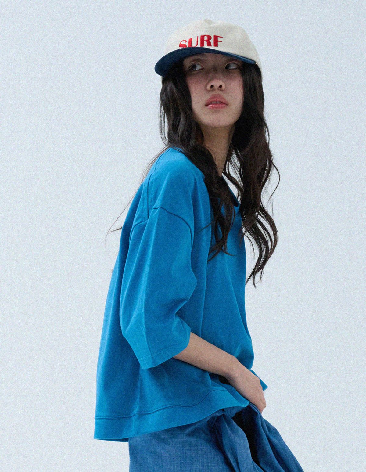 네일비(NEILBE) 슬리브 크롭 스웻컷슈 30s [the blue]