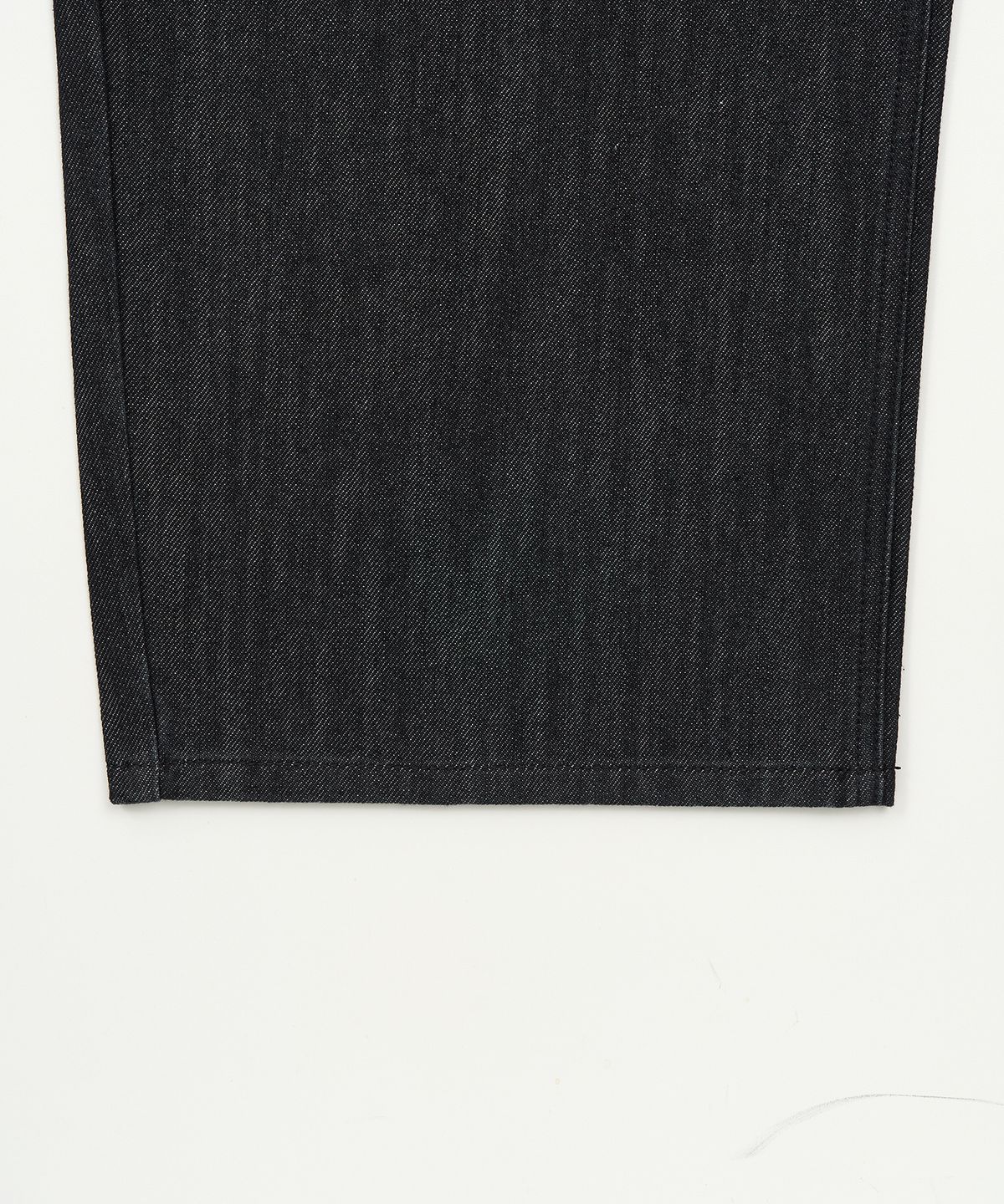 토피(TOFFEE) 원턱 로우 데님 팬츠 (BLACK)