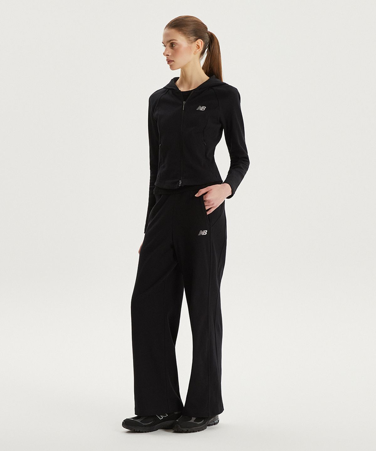 뉴발란스(NEW BALANCE) NBMDG2W322 / WOMEN 소프트프레쉬골지 후드 투웨이 집업 (BLACK)