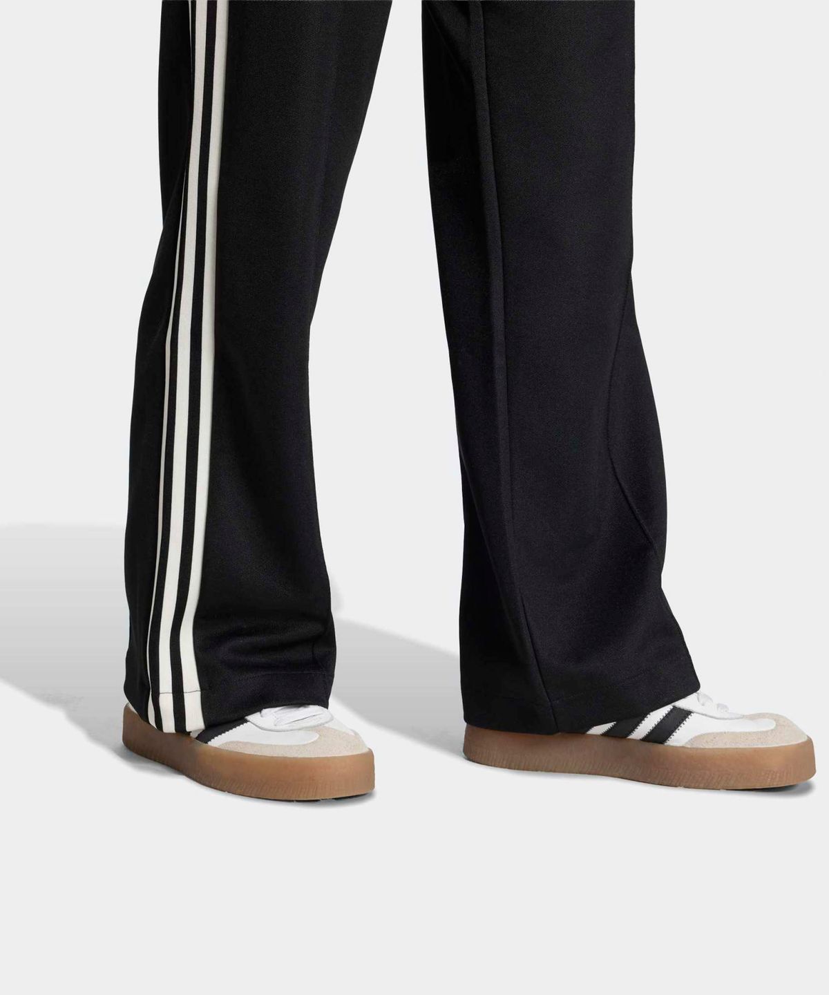 아디다스(ADIDAS) 클래식 트랙 팬츠 - 블랙:화이트 / KD7965