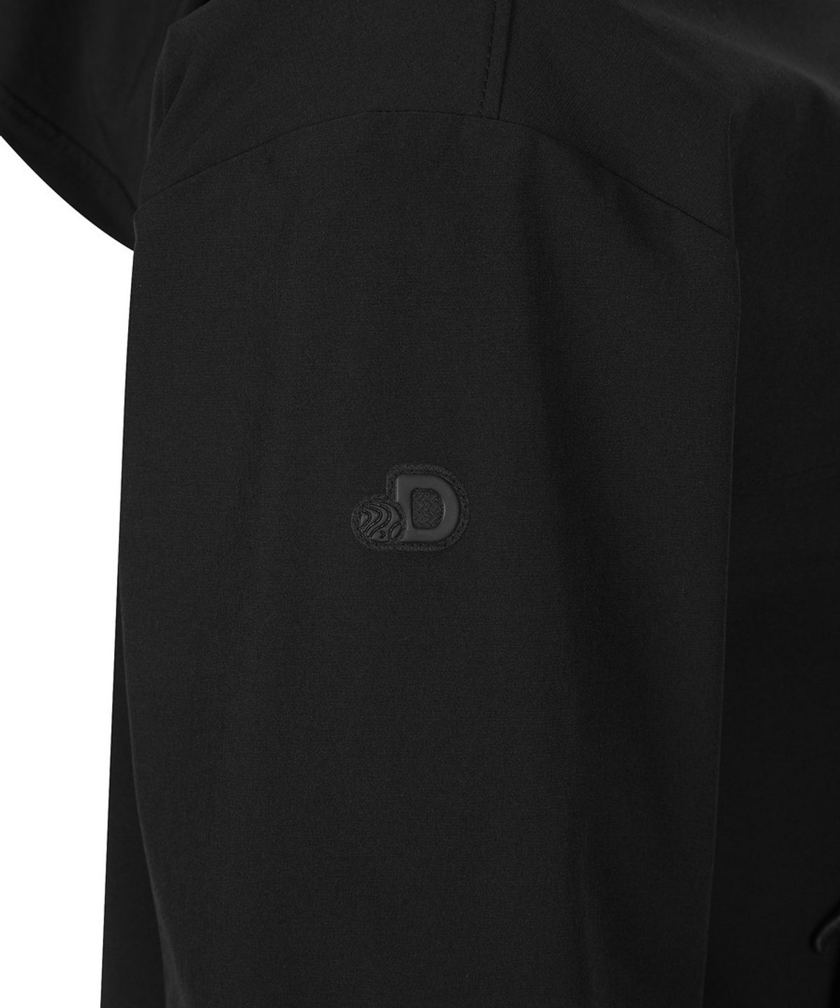 디스커버리 익스페디션(DISCOVERY EXPEDITION) 여성 스트레치 우븐 트레이닝 크롭 후드 아노락 (BLACK)