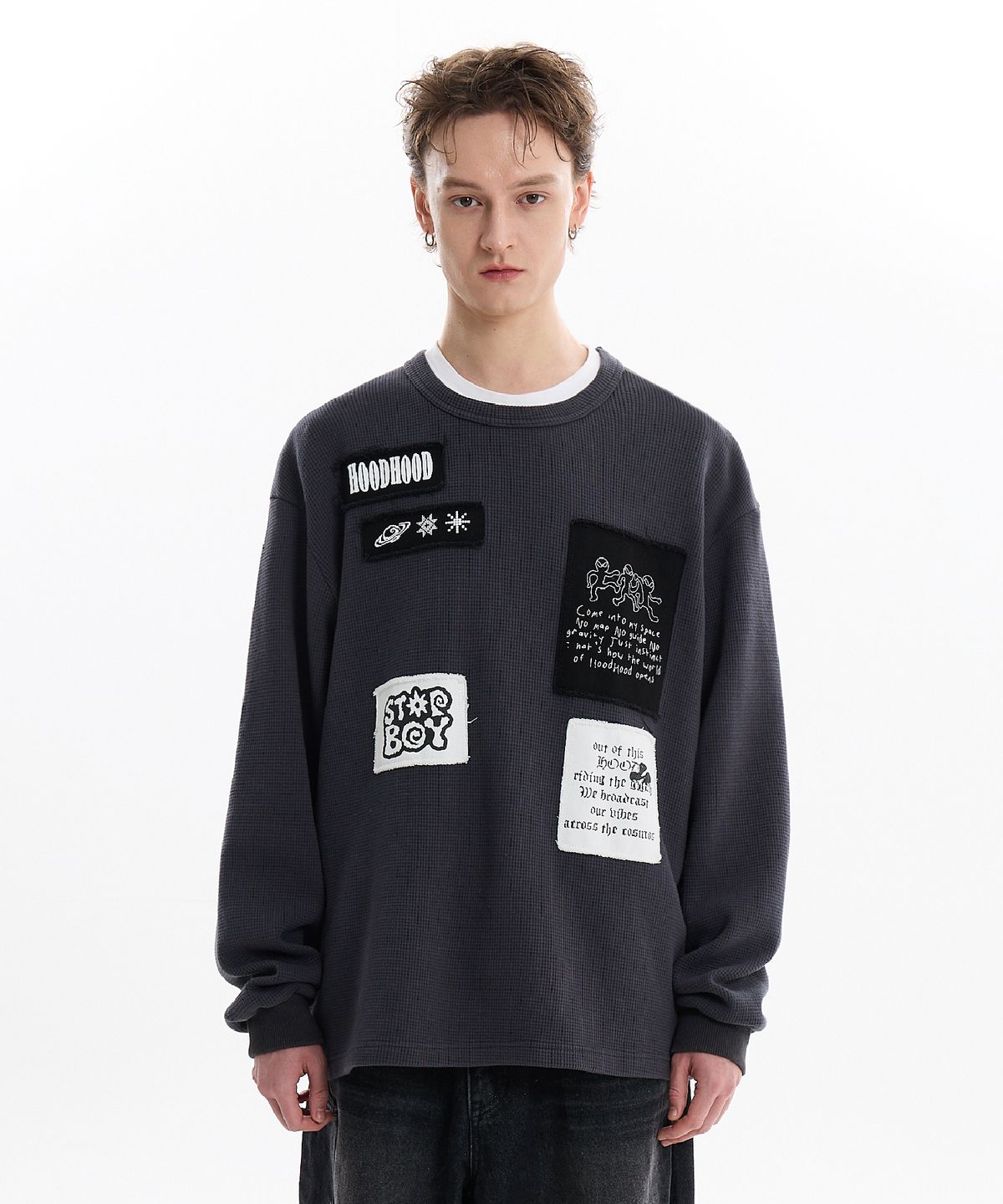 후드후드(HOODHOOD) 패치워크 와플 롱슬리브 티셔츠 차콜