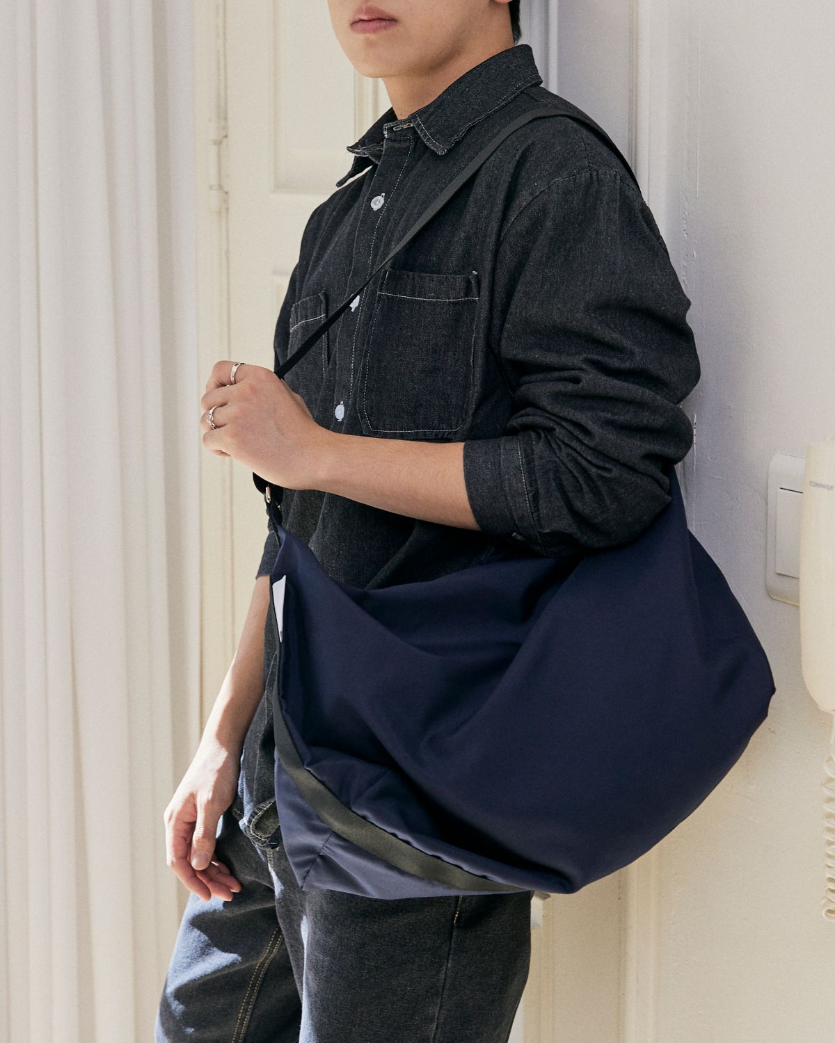 프로젝트 1907(PROJECT1907) [PLASTIC] Hobo Bag (Navy)