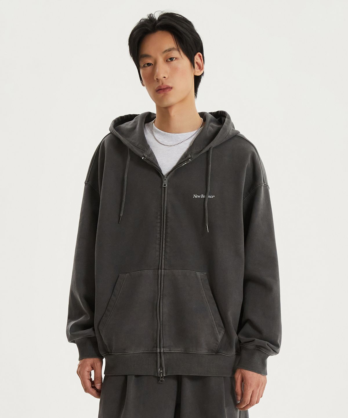뉴발란스(NEW BALANCE) NBMDG11223 / UNI Ndurance 레터링 워시드 논기모 후드집업 (CHARCOAL)