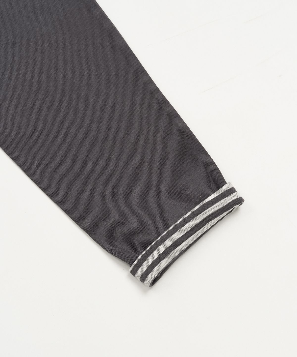 토피(TOFFEE) 스트라이프 후드 롱 슬리브 (CHARCOAL)