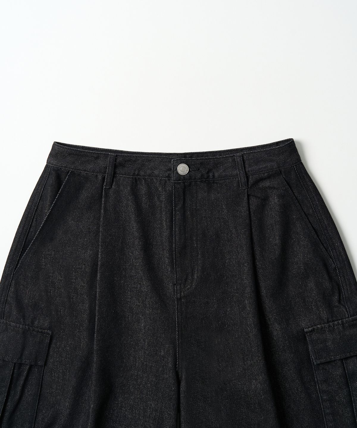 엑스컨테이너(EXCONTAINER) 로우 벌룬 카고 데님 팬츠 (BLACK)