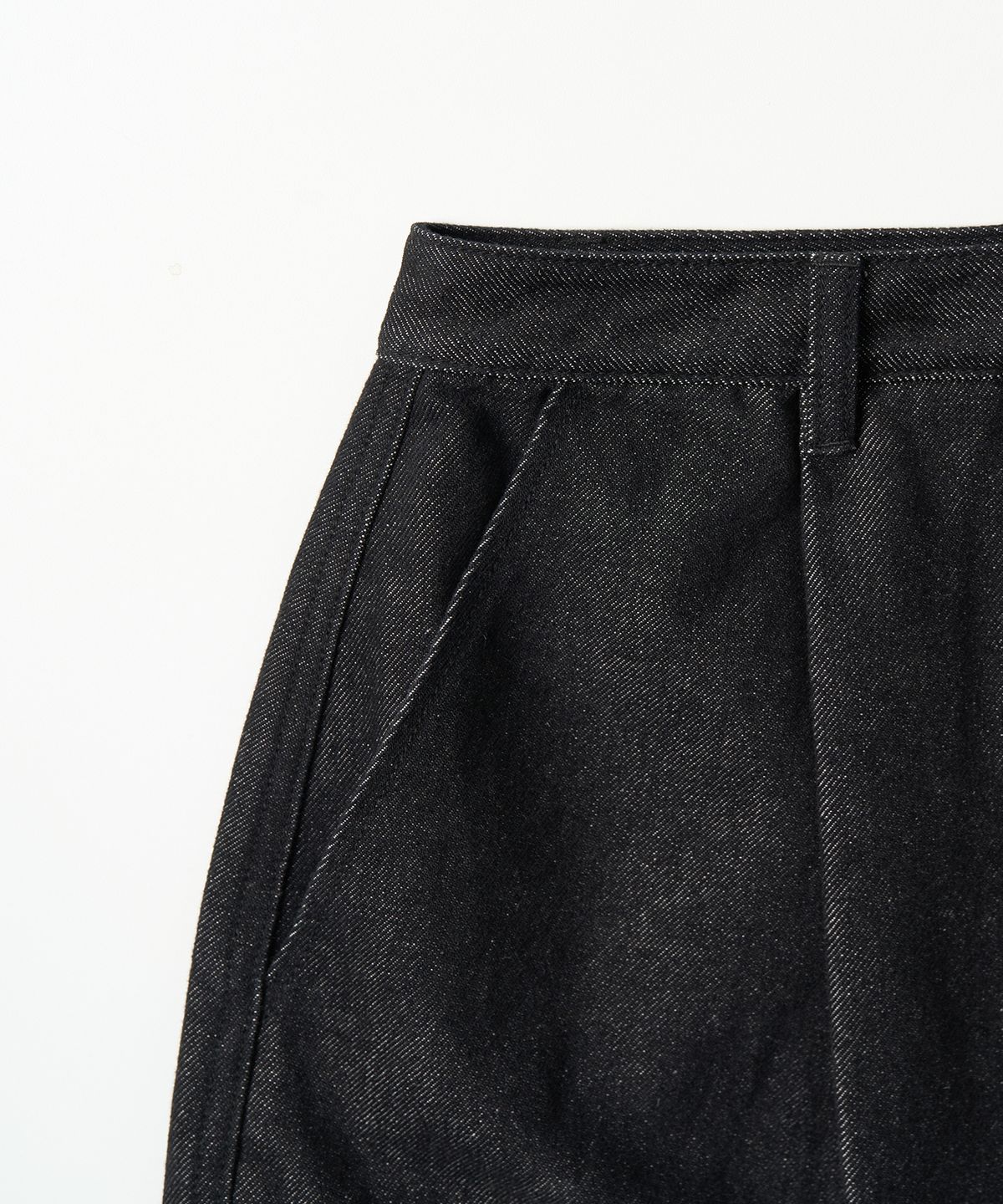 엑스컨테이너(EXCONTAINER) 로우 벌룬 카고 데님 팬츠 (BLACK)
