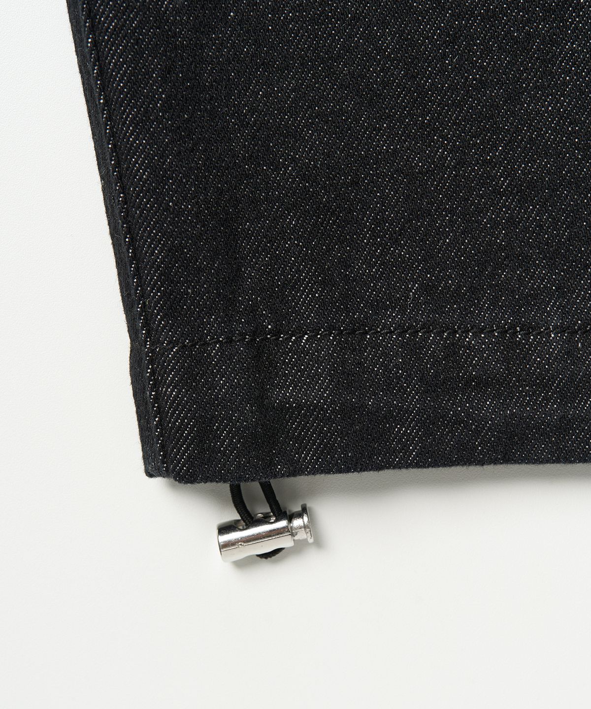 엑스컨테이너(EXCONTAINER) 로우 벌룬 카고 데님 팬츠 (BLACK)
