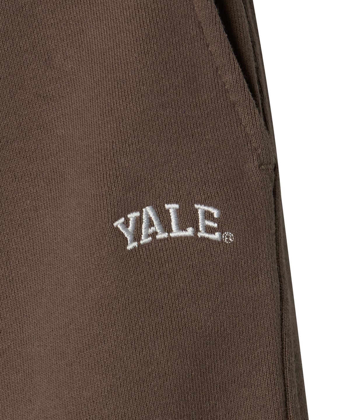 예일(YALE) 스몰아치 원 턱 스웨트 팬츠_브라운
