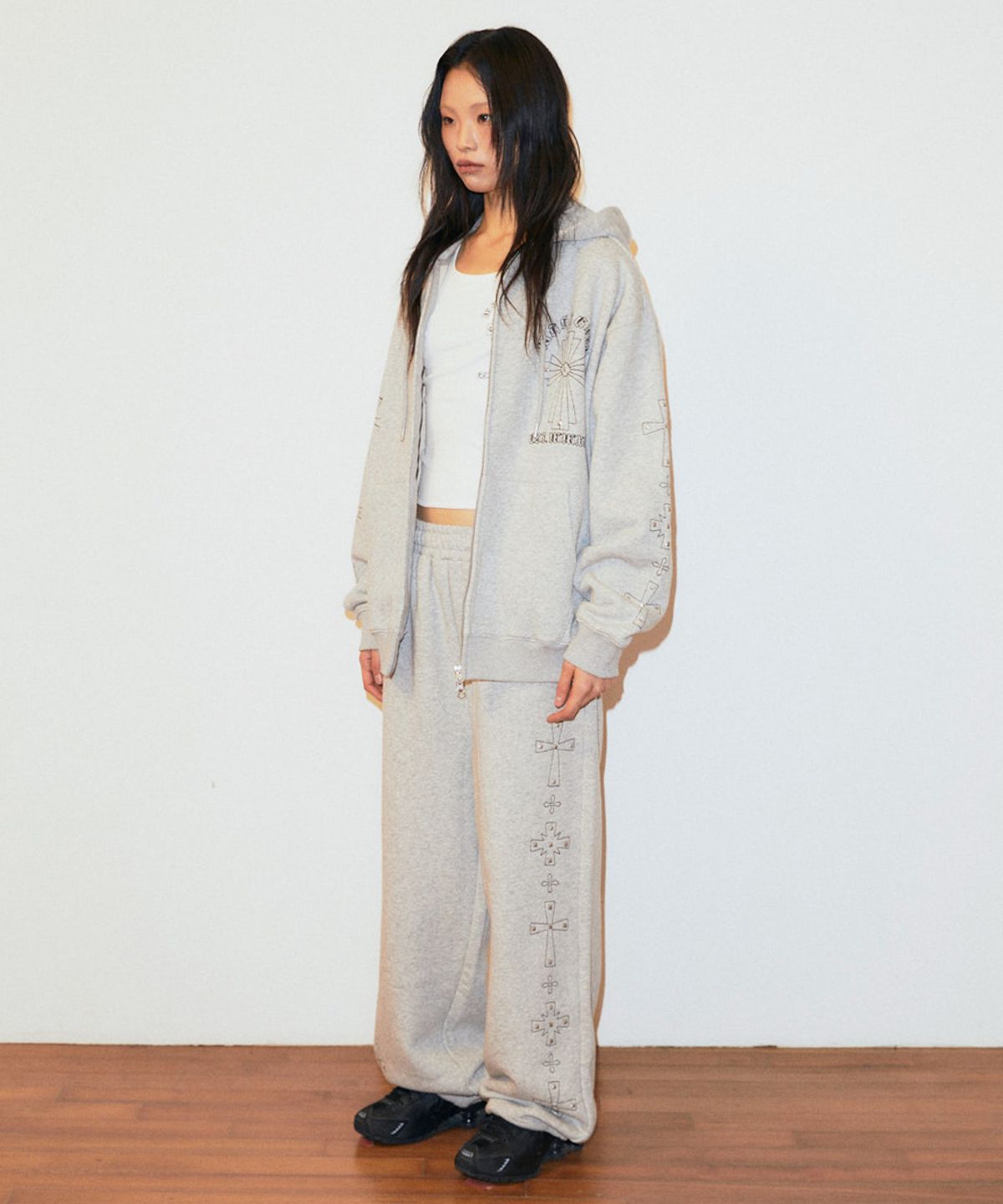 마하그리드(MAHAGRID) CROSS STUD HOOD ZIP UP GREY(MG2GSMM480A)