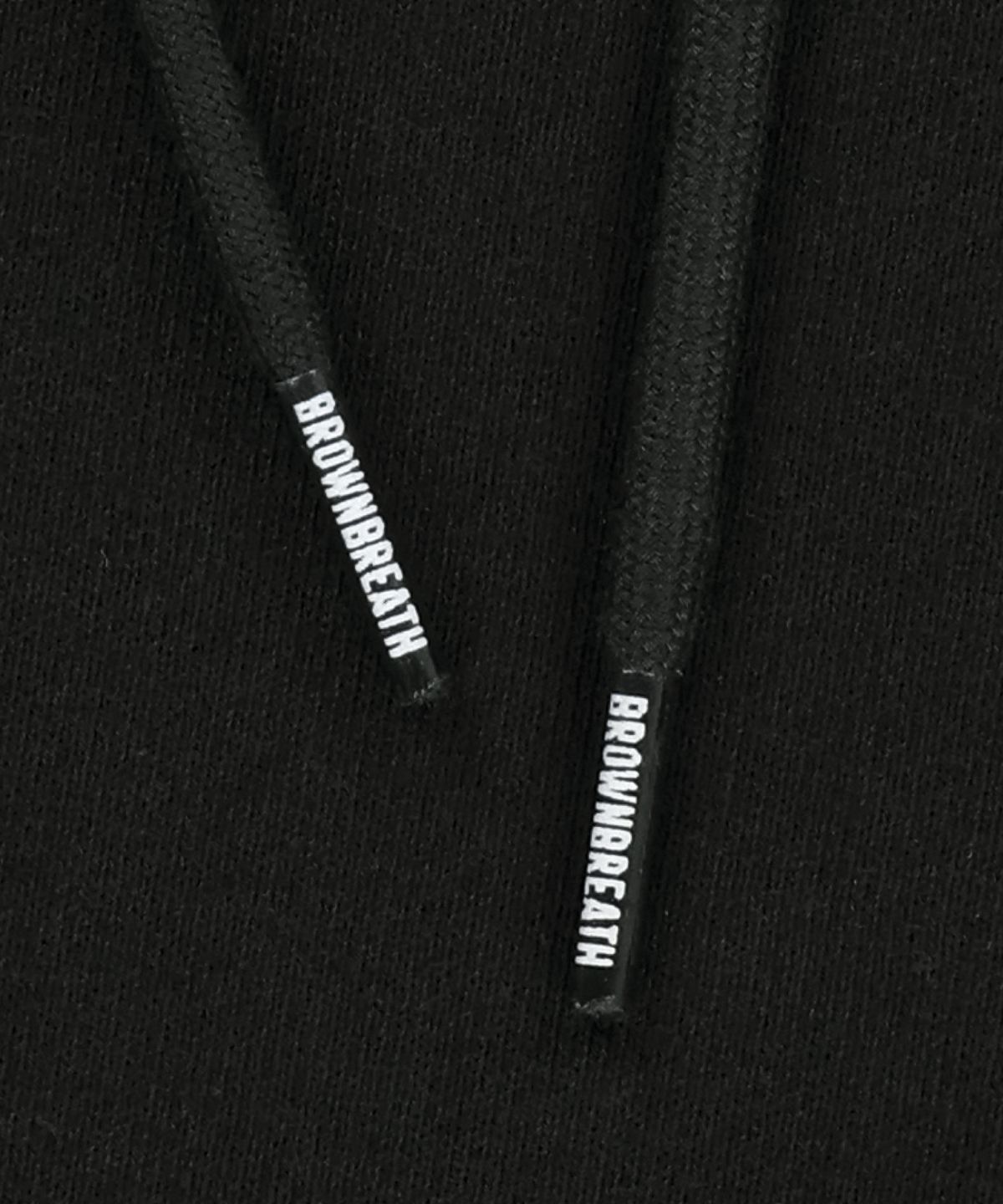 브라운브레스(BROWNBREATH) W TAG CROP HOODIE - BLACK