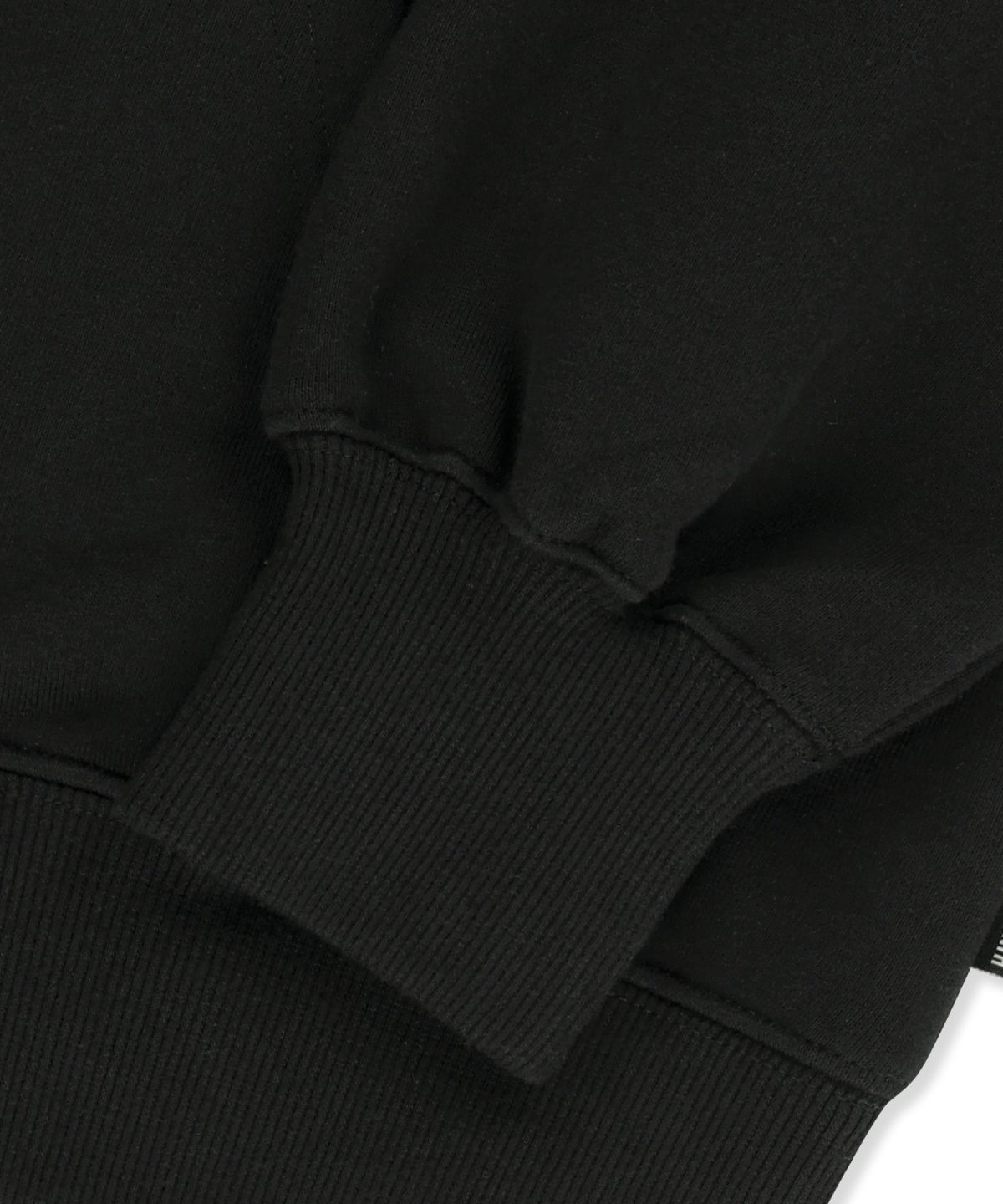 브라운브레스(BROWNBREATH) W TAG CROP HOODIE - BLACK