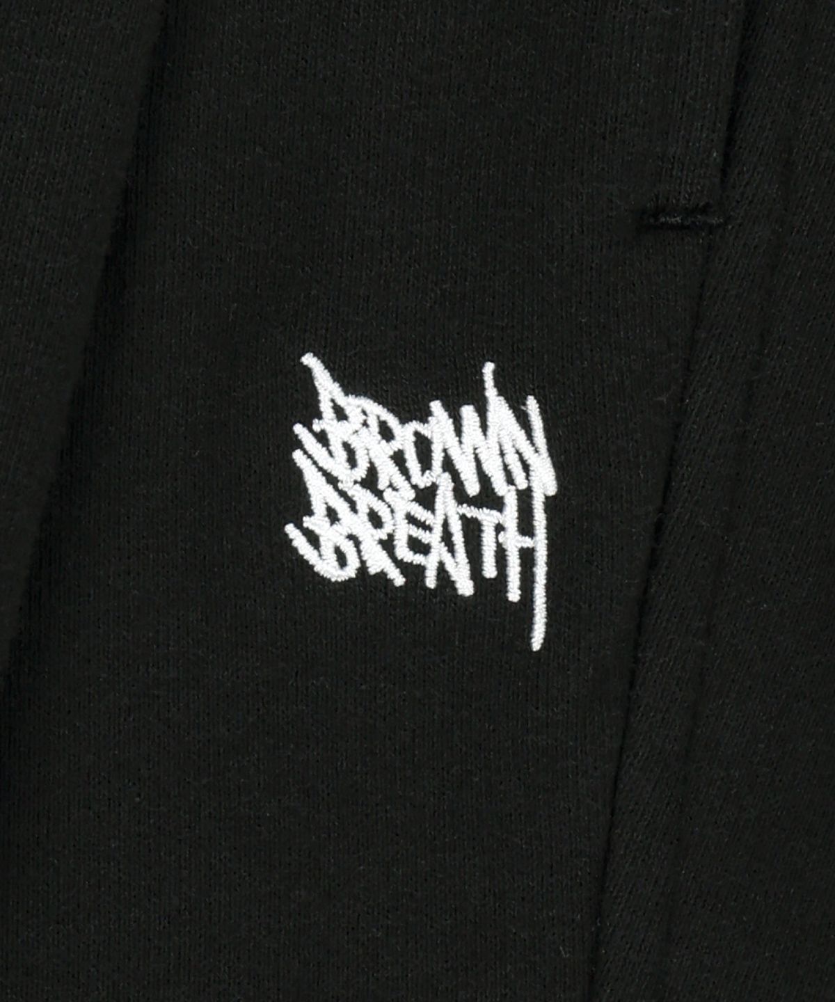 브라운브레스(BROWNBREATH) TAG TWO TUCK WIDE SWEAT PANTS - BLACK