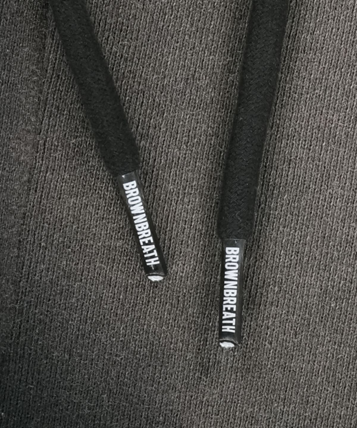 브라운브레스(BROWNBREATH) SPRAYED TAG HOOD ZIP UP - BLACK