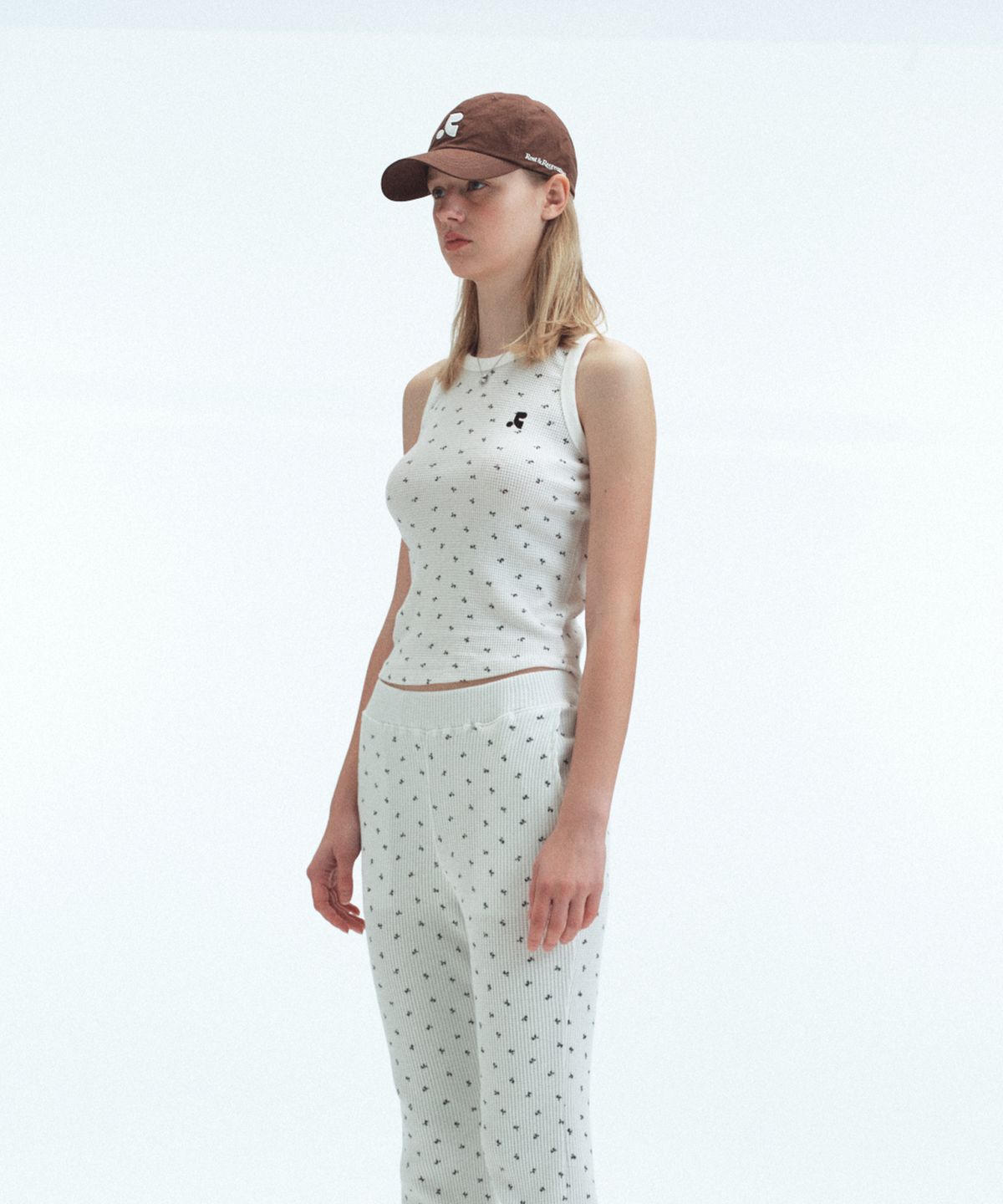 레스트앤레크레이션(REST&RECREATION) RR PATTERN TANK TOP - IVORY