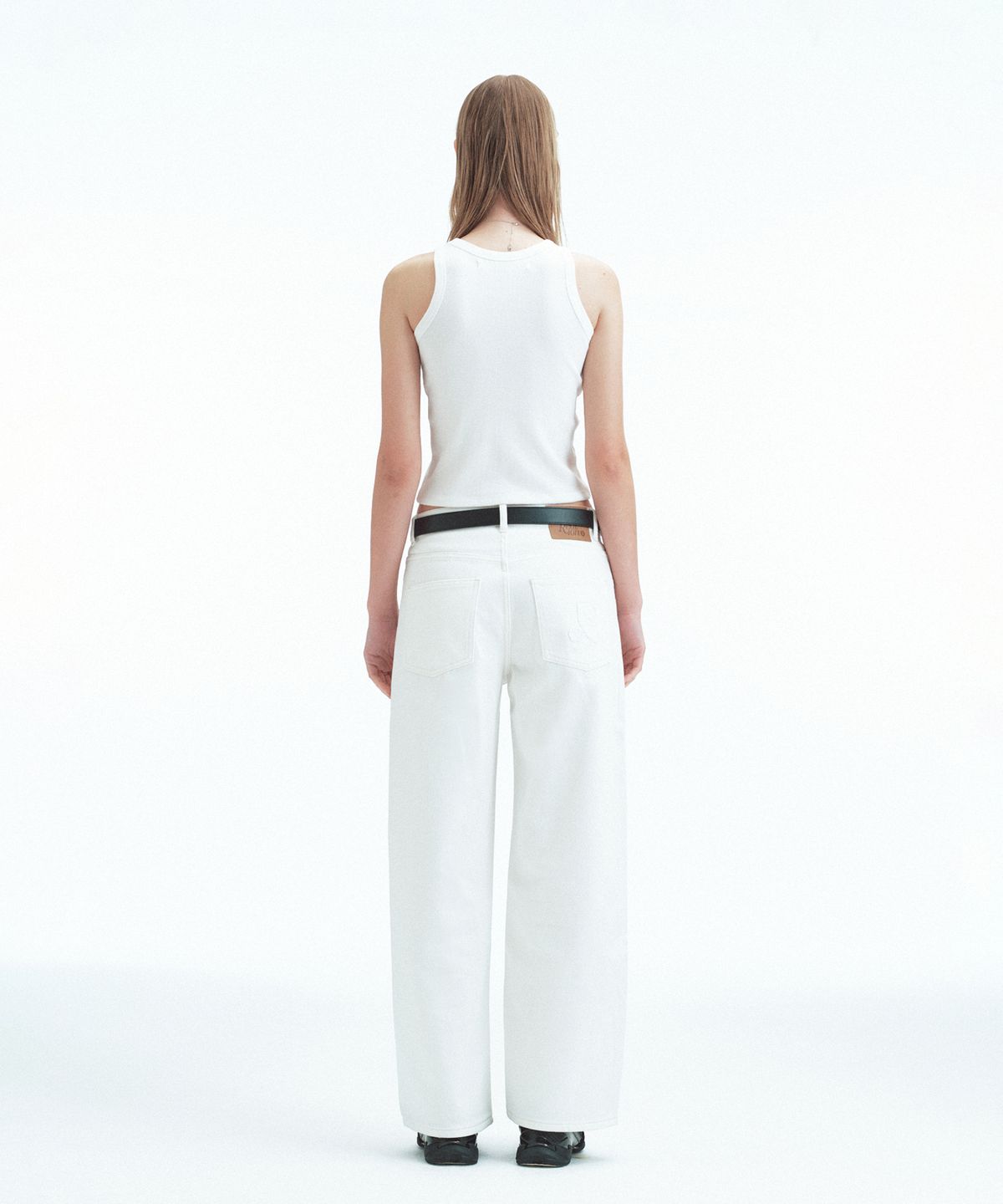레스트앤레크레이션(REST&RECREATION) WAFFLE SLEEVELESS - WHITE